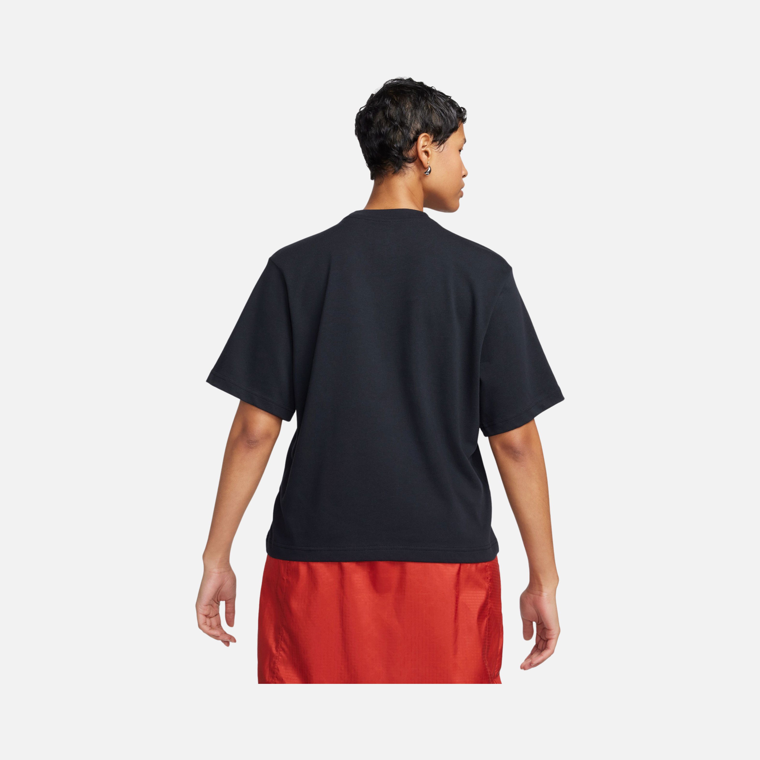 Nike Sportswear ''Love is in the Couple'' Graphic Oc 1 Boxy Vday Short-Sleeve Kadın Tişört