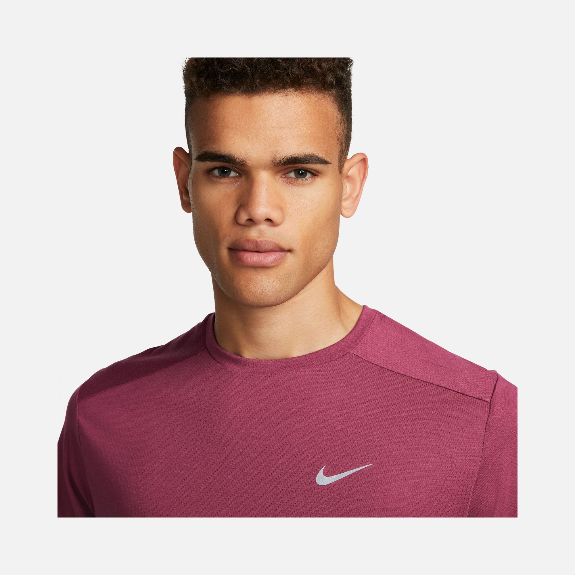 Nike Dri-Fit Run Division Rise 365 Running Short-Sleeve Erkek Tişört