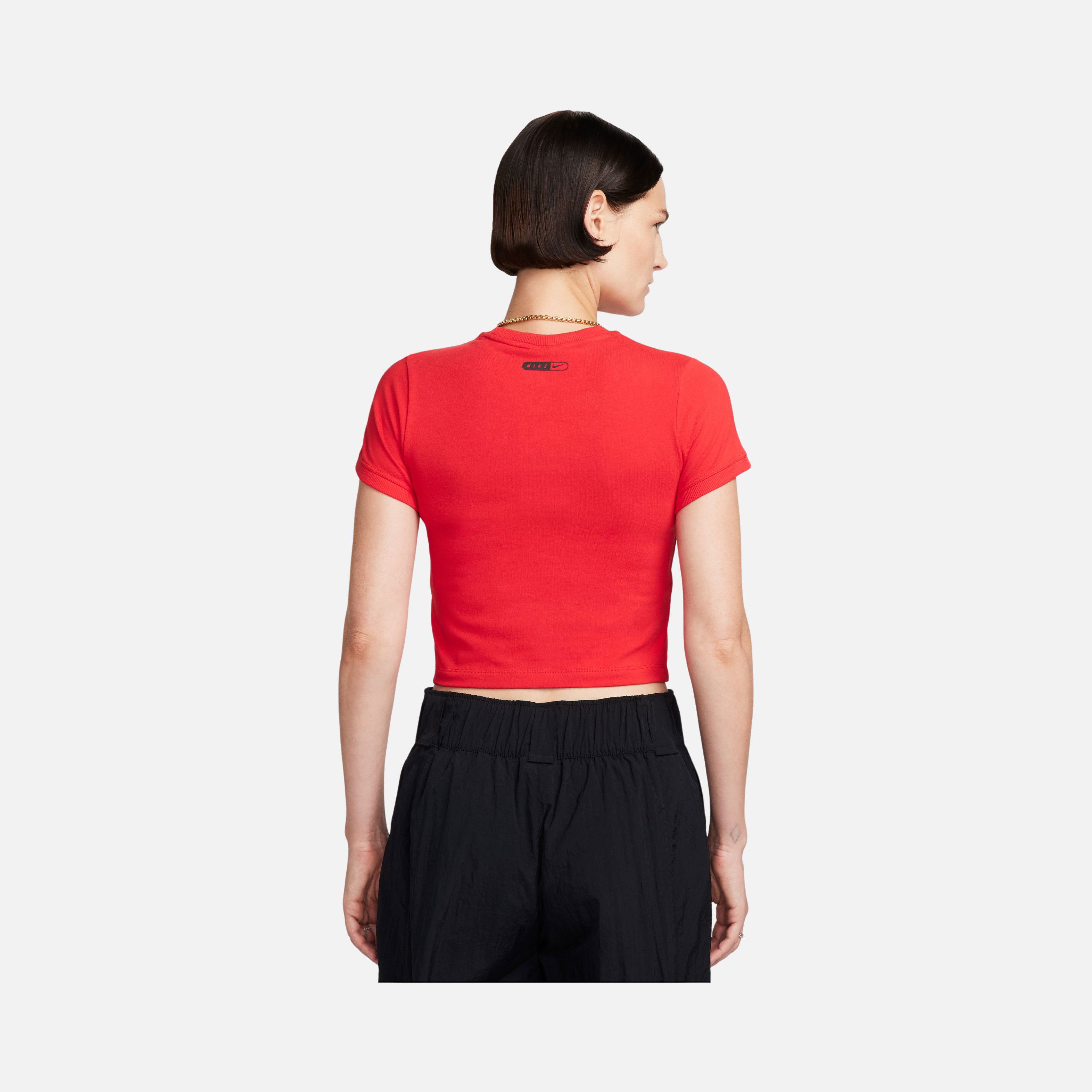 Nike Sportswear Swoosh Graphic Cropped Short-Sleeve Kadın Tişört