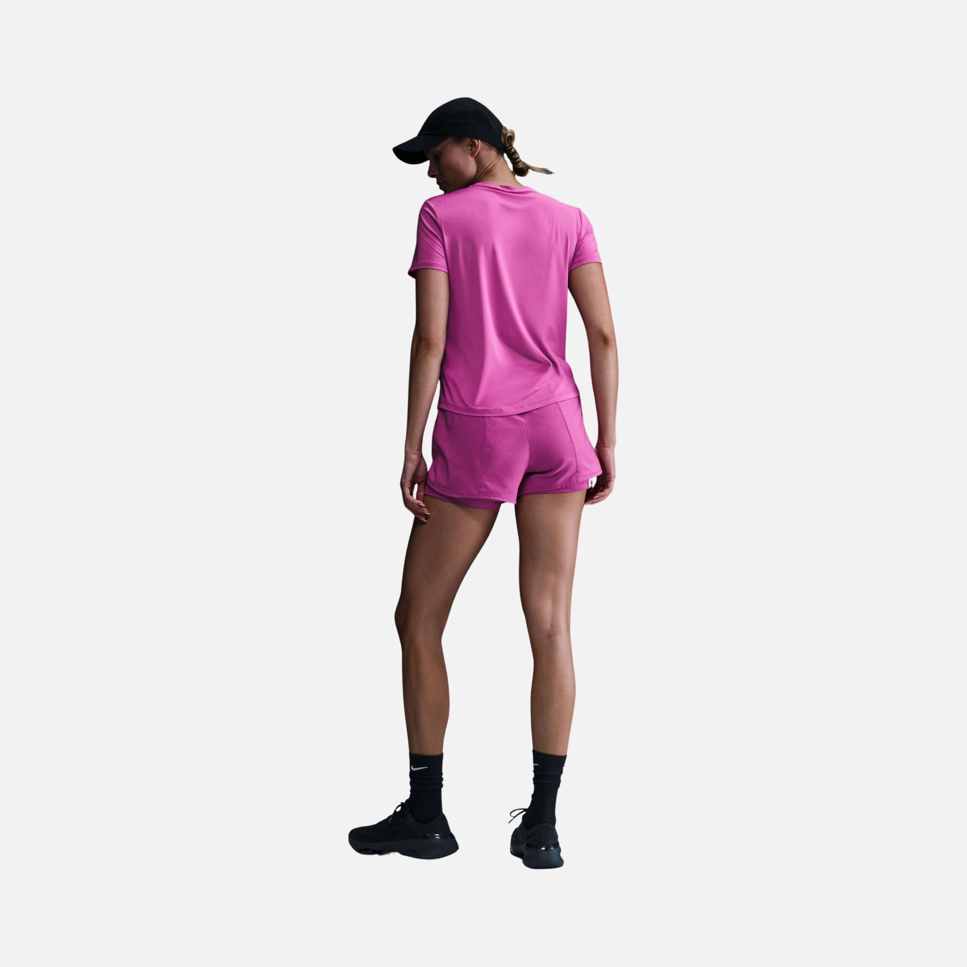 Nike One Classic Dri-Fit Short-Sleeve Training Kadın Tişört