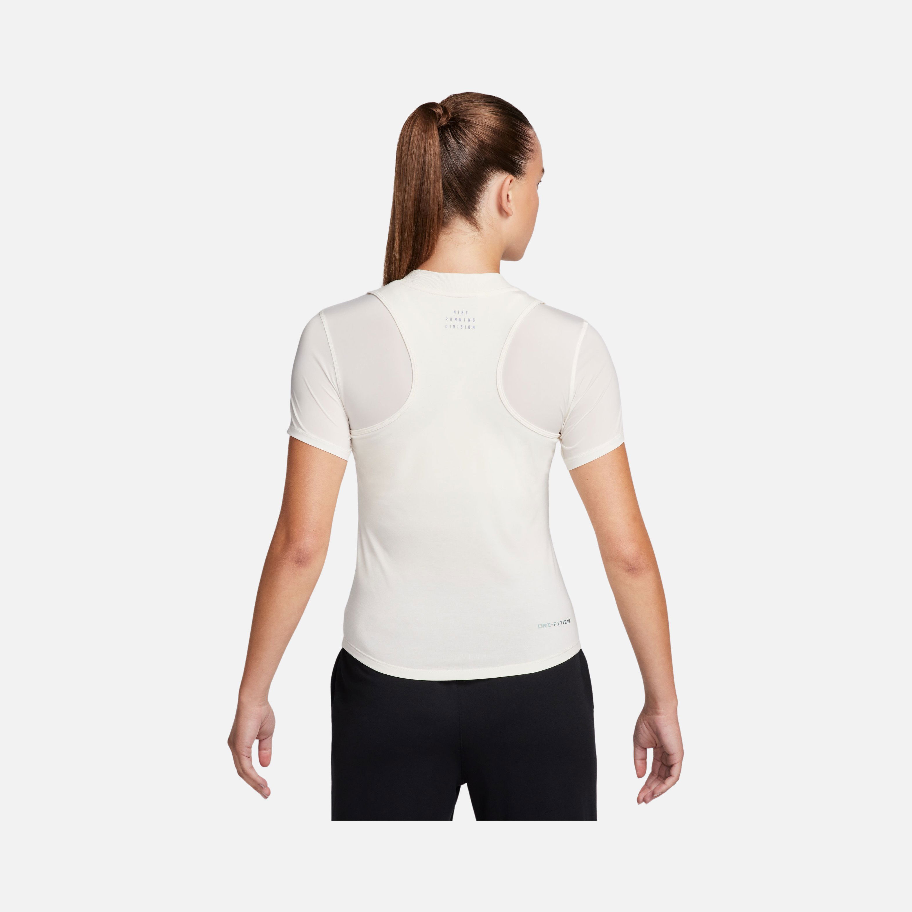 Nike Dri-Fit ADV Running Division Short-Sleeve Kadın Tişört
