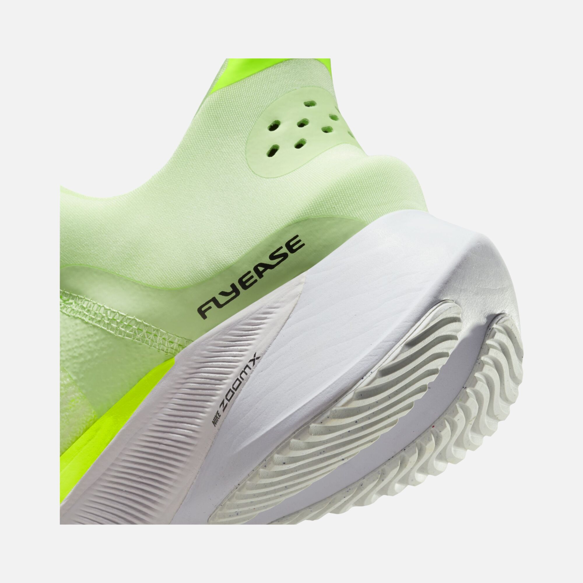 Nike Air Zoom Tempo NEXT% FlyEase Running Kadın Spor Ayakkabı