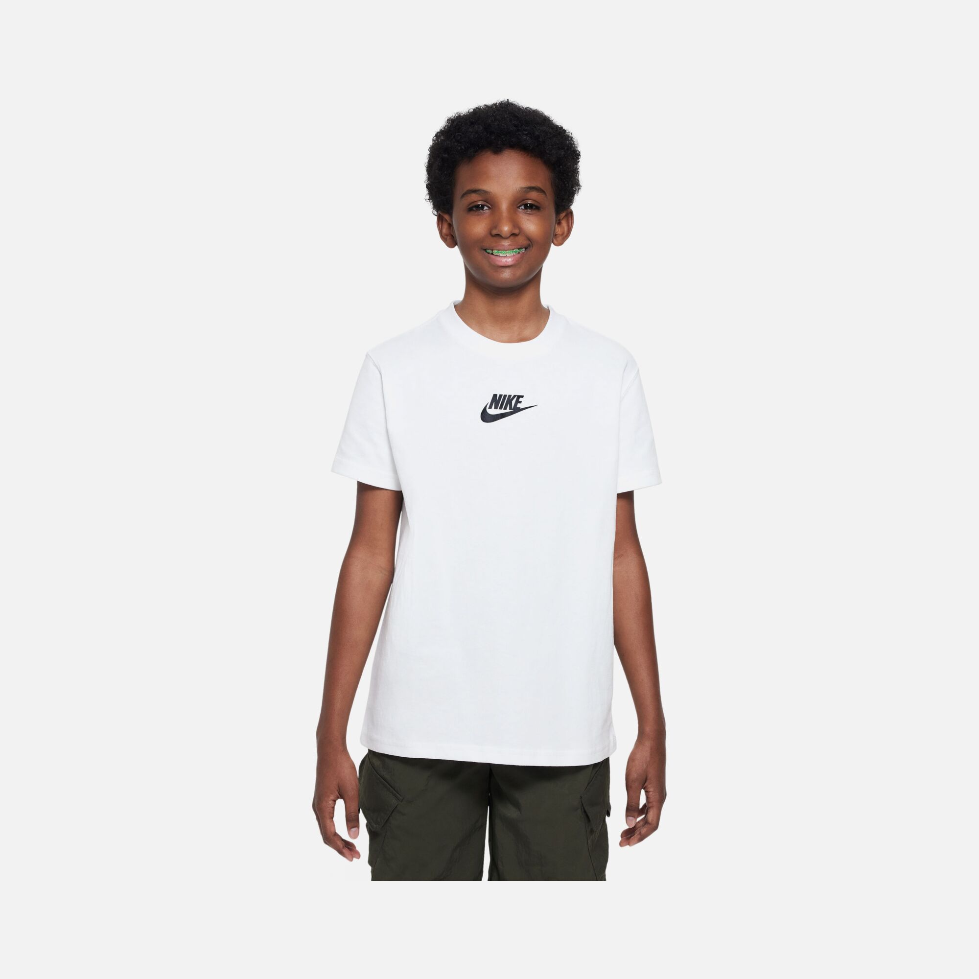 Nike Sportswear Premium Essentials Short-Sleeve Çocuk Tişört