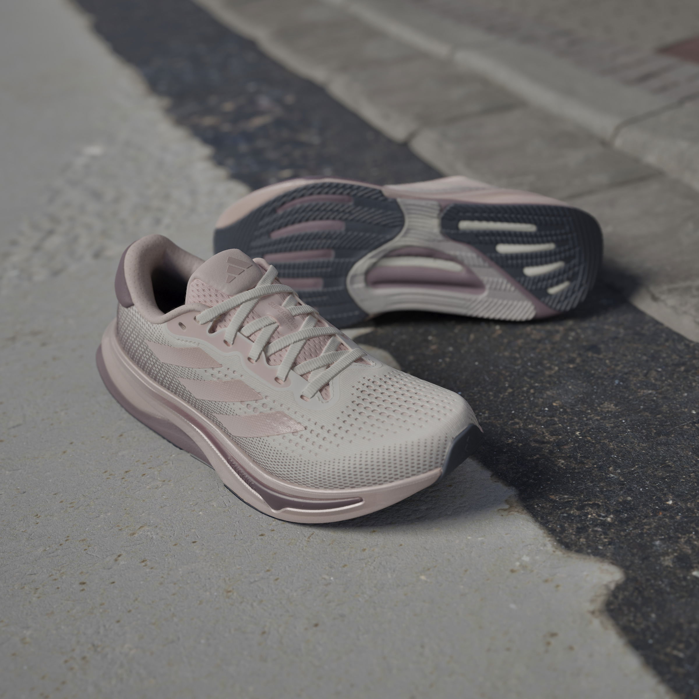 adidas Supernova Solution Running FW24 Kadın Spor Ayakkabı