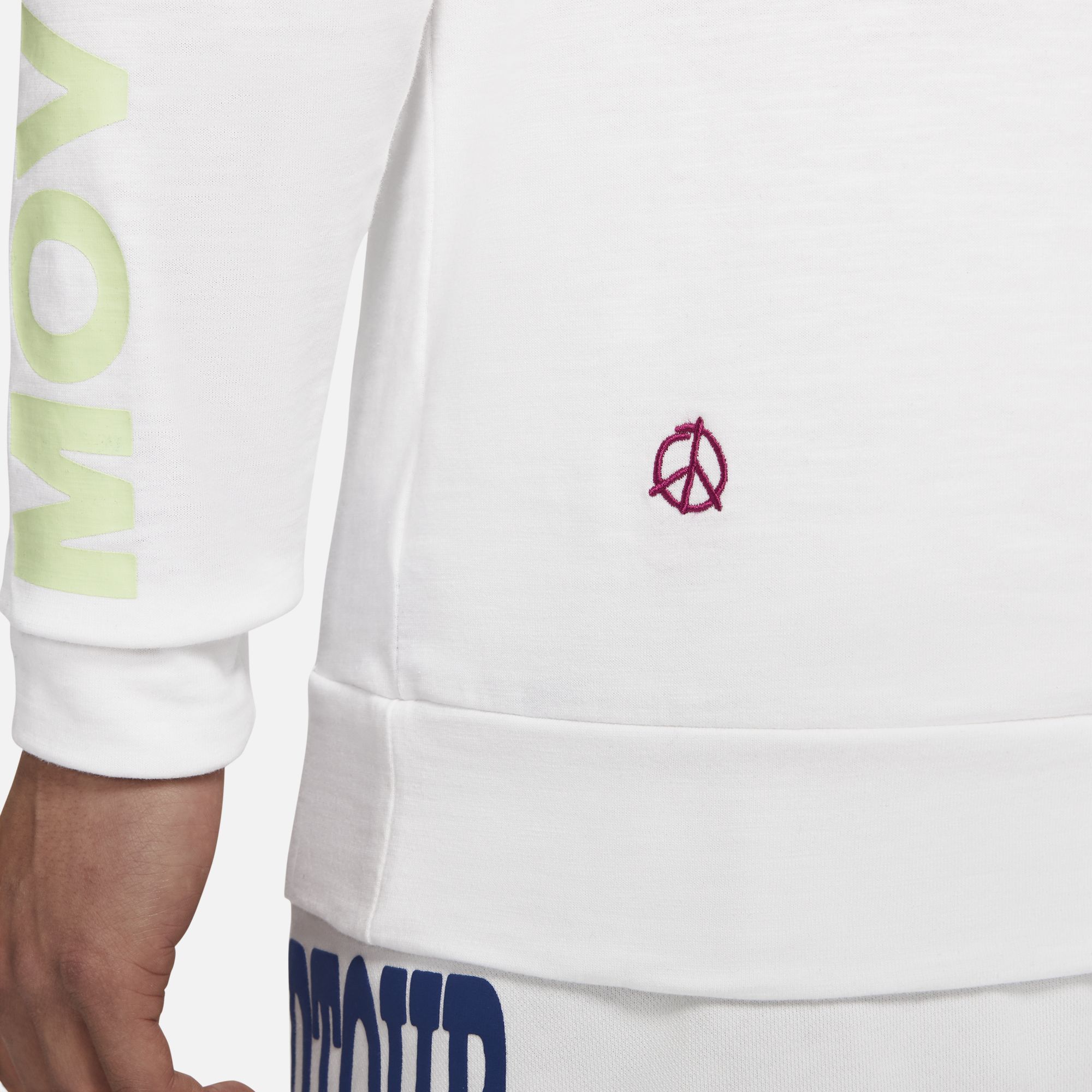 Nike Sportswear World Tour 2 Long-Sleeve Erkek Tişört