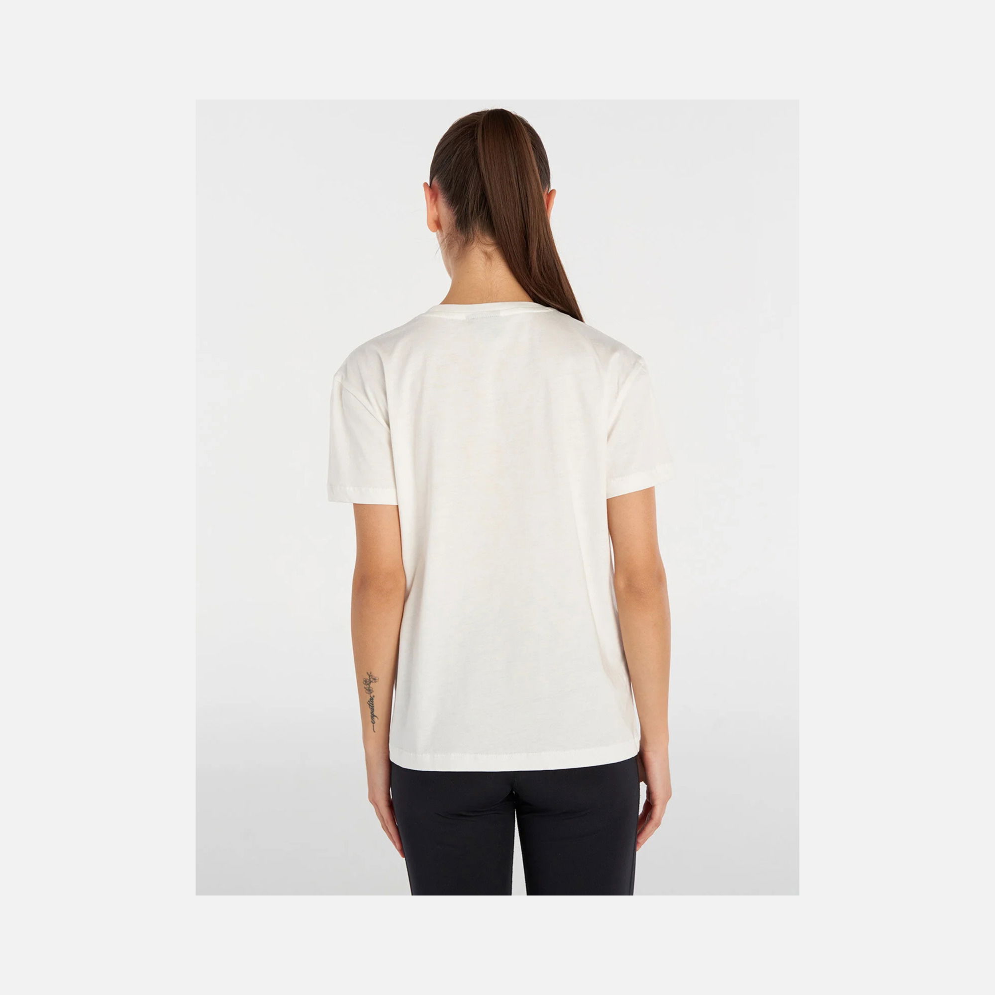 Hummel Sportswear Dory Artwork Print Detailed Sort-Sleeve Kadın Tişört