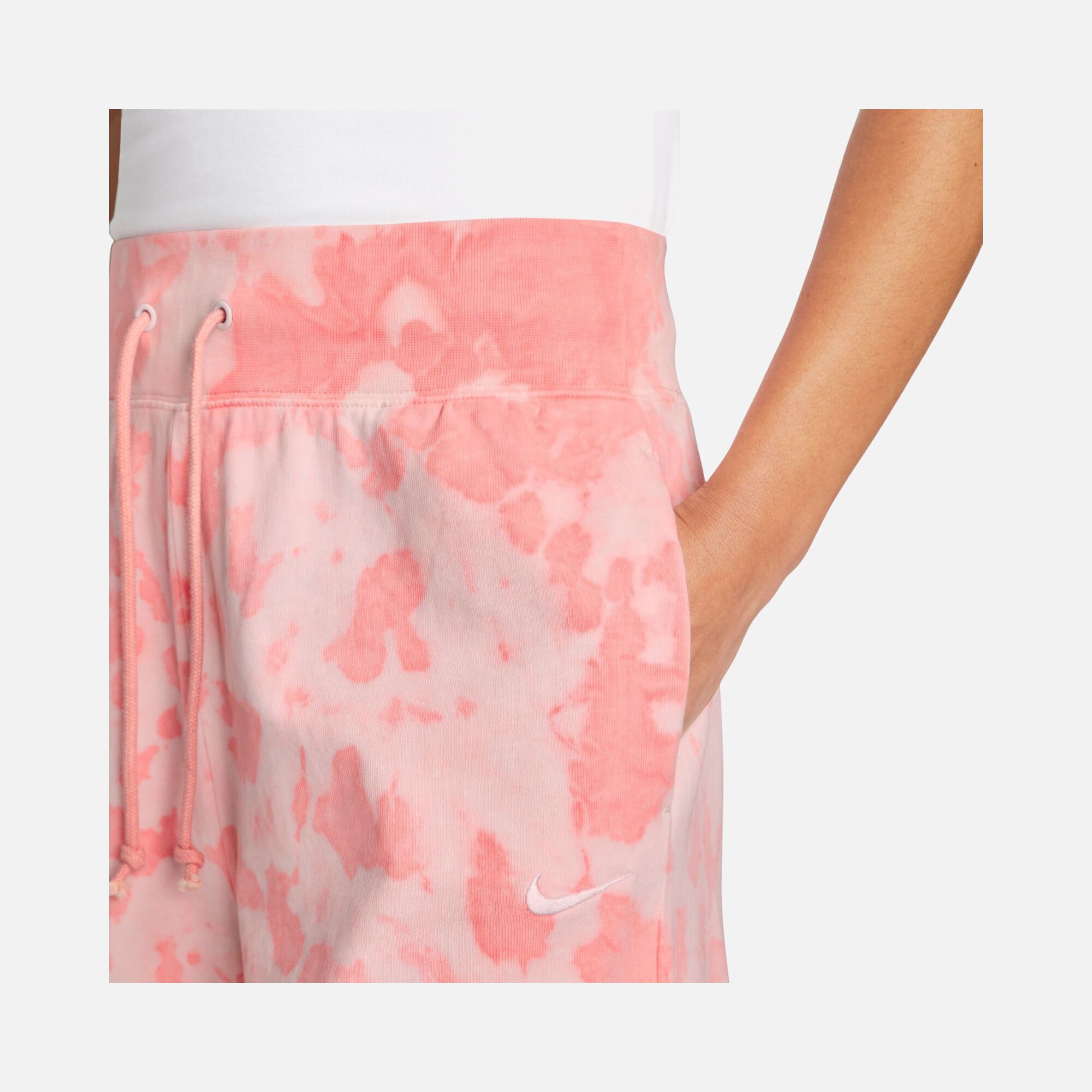 Nike Sportswear Cloud-Dye High-Waisted Kadın Şort