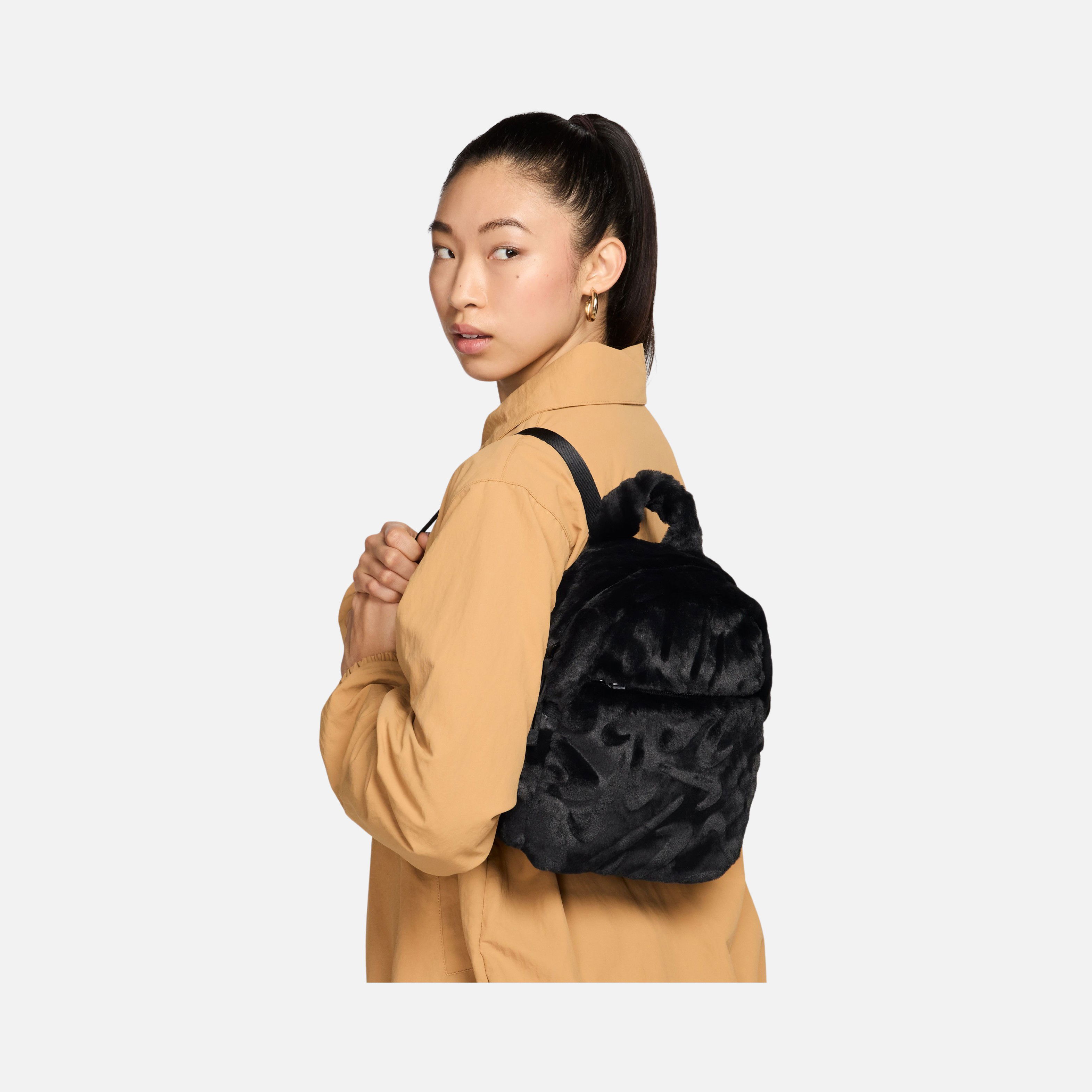 Nike Sportswear Futura Faux Fur (6 L) Mini Kadın Sırt Çantası