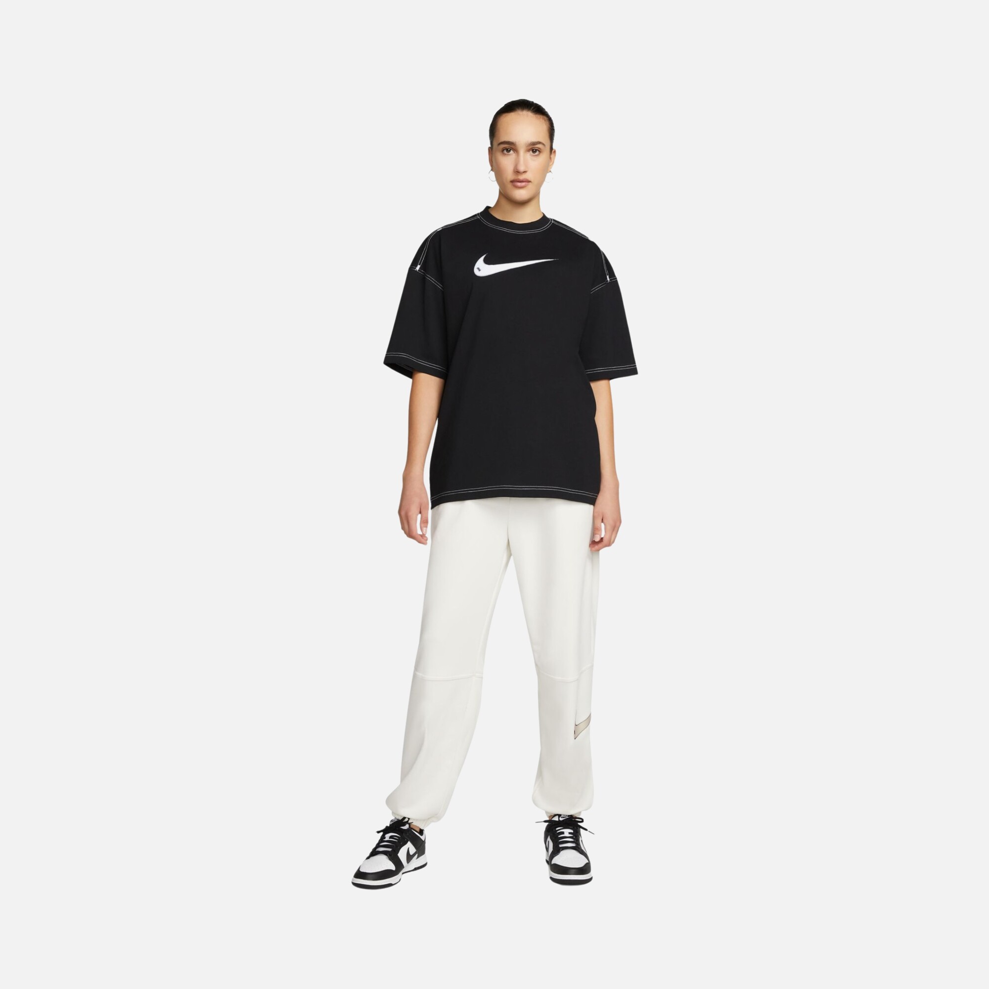 Nike Sportswear Swoosh Wide Cut Short-Sleeve Kadın Tişört