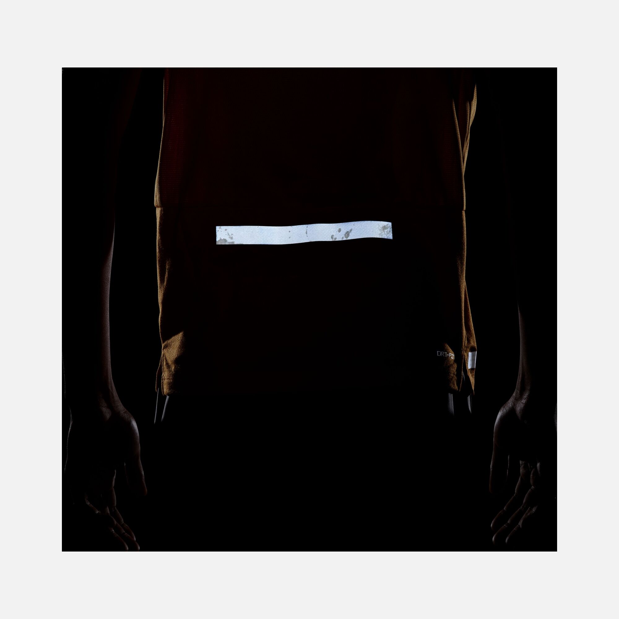 Nike Dri-Fit Run Division Rise 365 Sleeveles Erkek Atlet