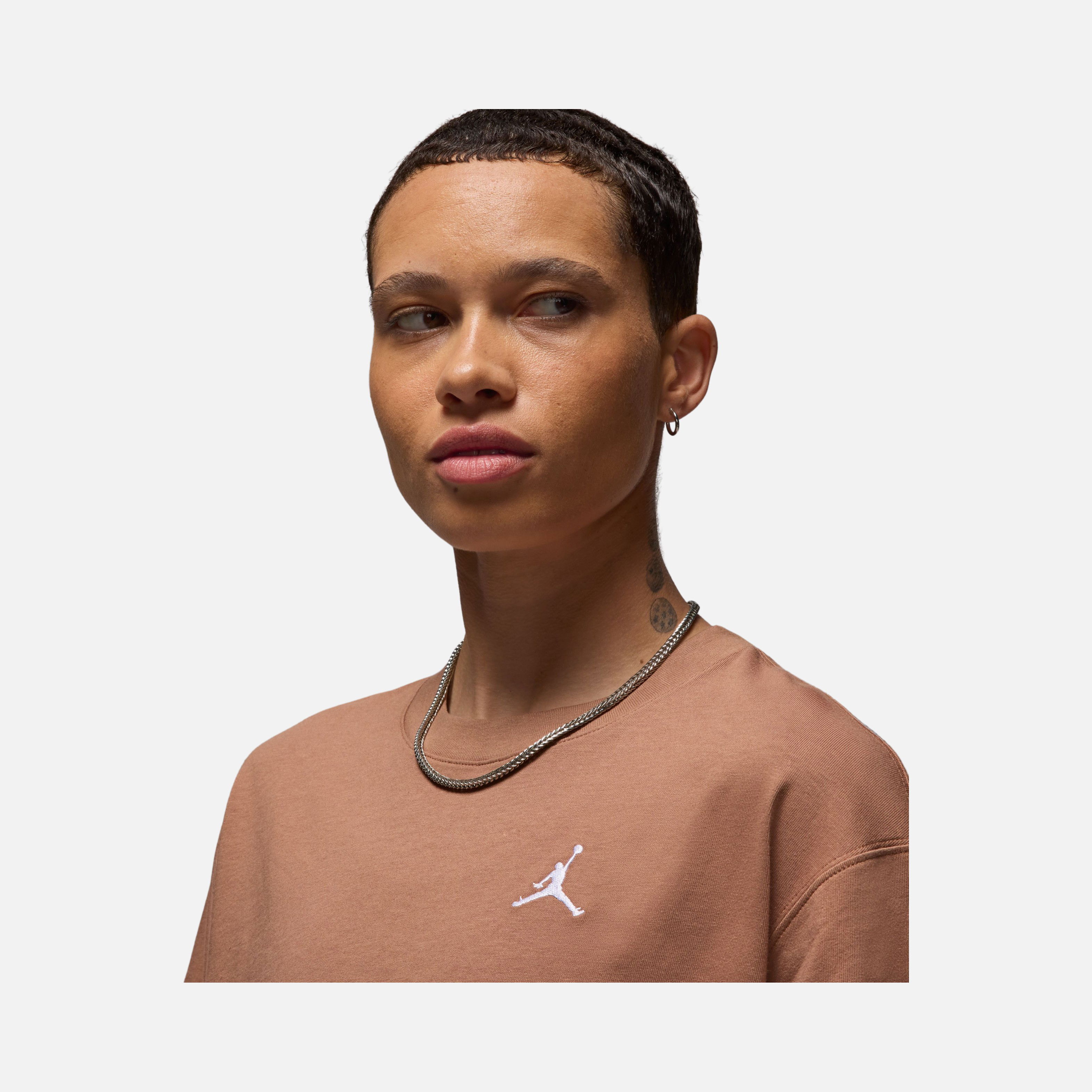 Nike Jordan Essentials Graphic Core 23 Relaxed Fit Short-Sleeve Kadın Tişört