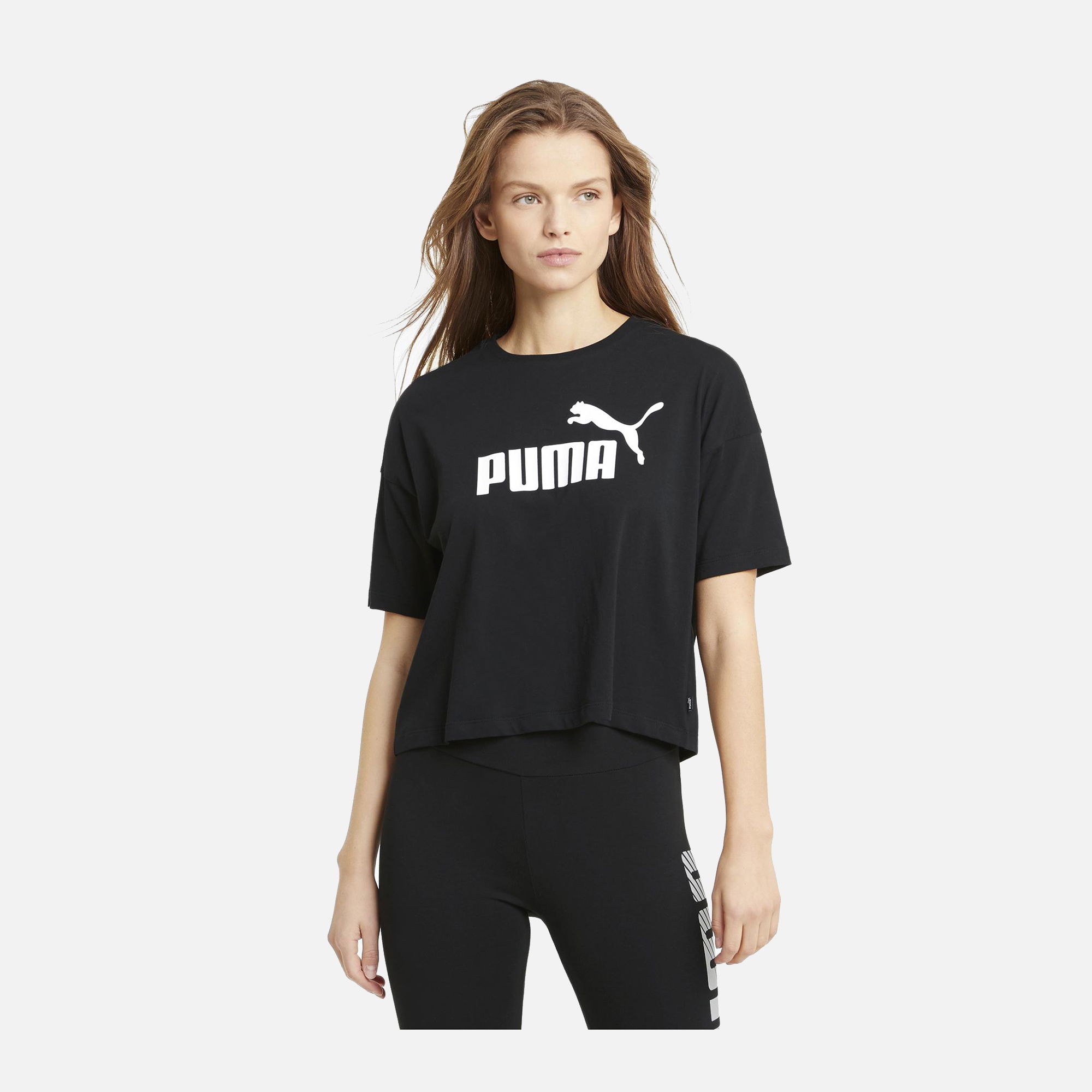 Puma Sportswear Essentials Logo Cropped Short-Sleeve Kadın Tişört