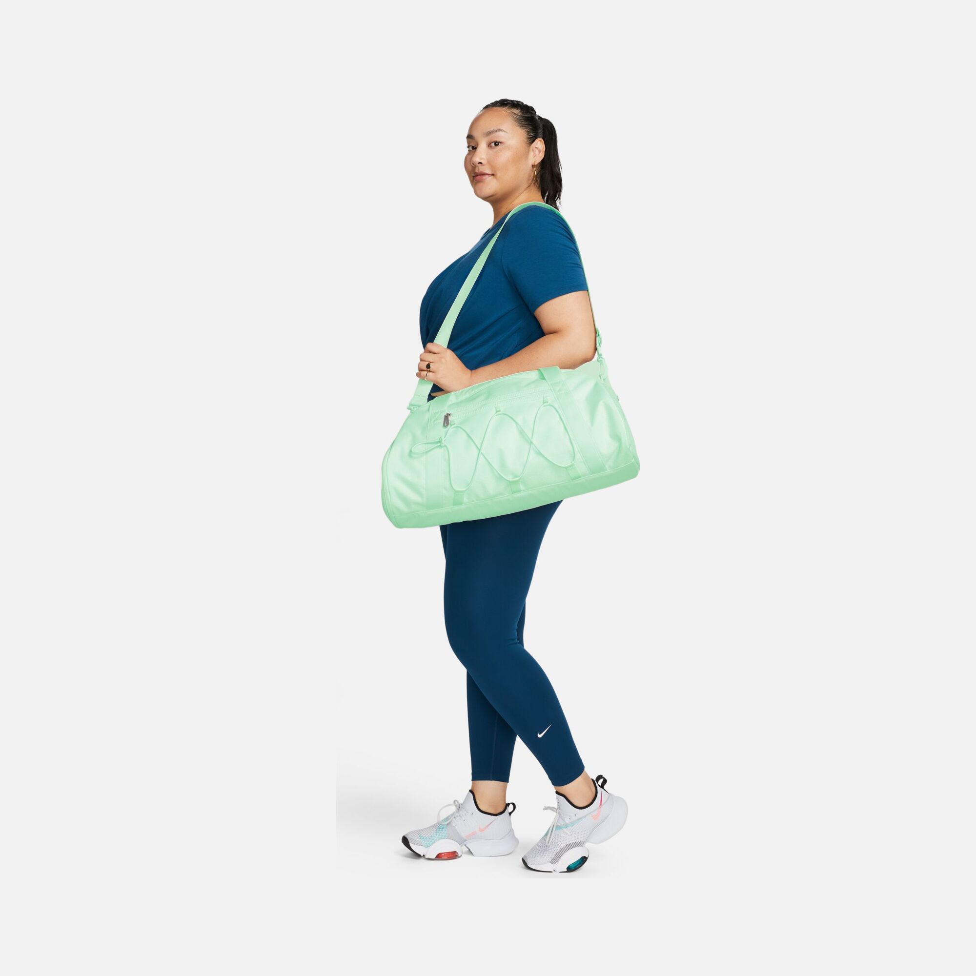 Nike One Club Training (24 L) Kadın Spor Çantası