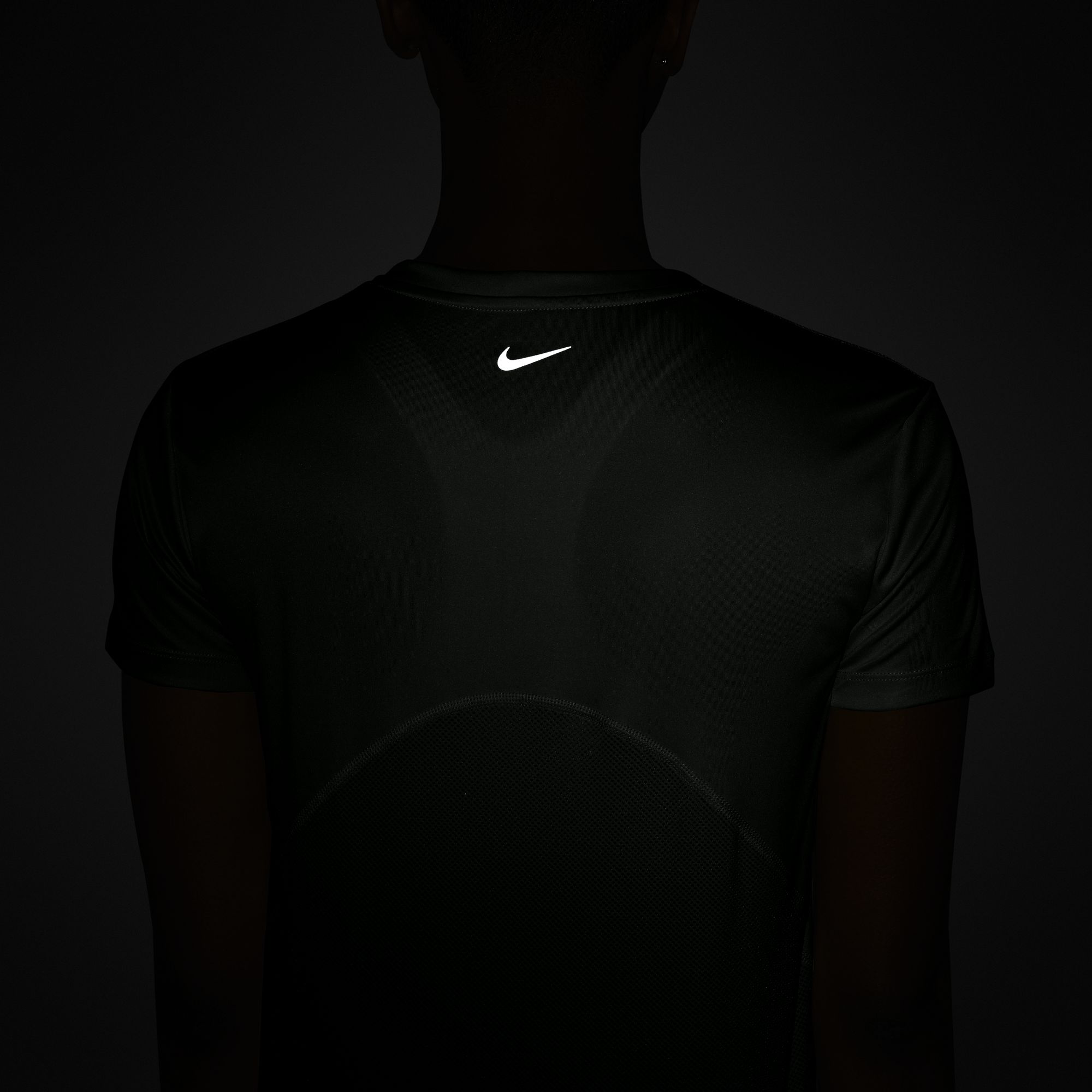 Nike Dri-Fit Miler Vneck Running Short-Sleeve Kadın Tişört