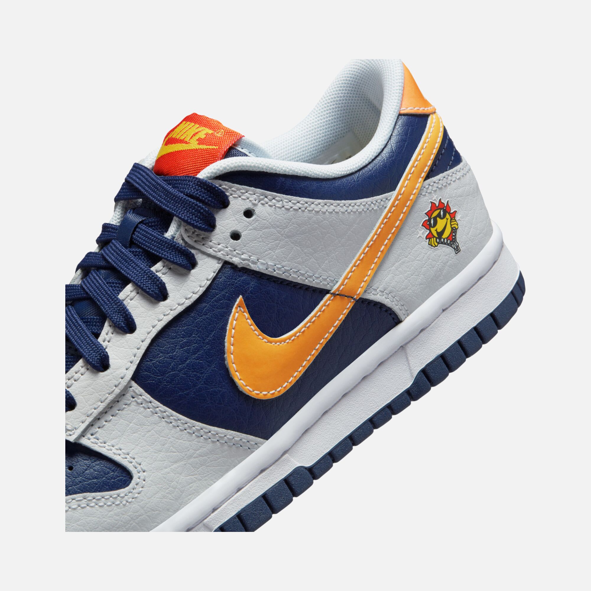 Nike Dunk Low ''Back Tab that Changes Color in UV Light'' (GS) Spor Ayakkabı