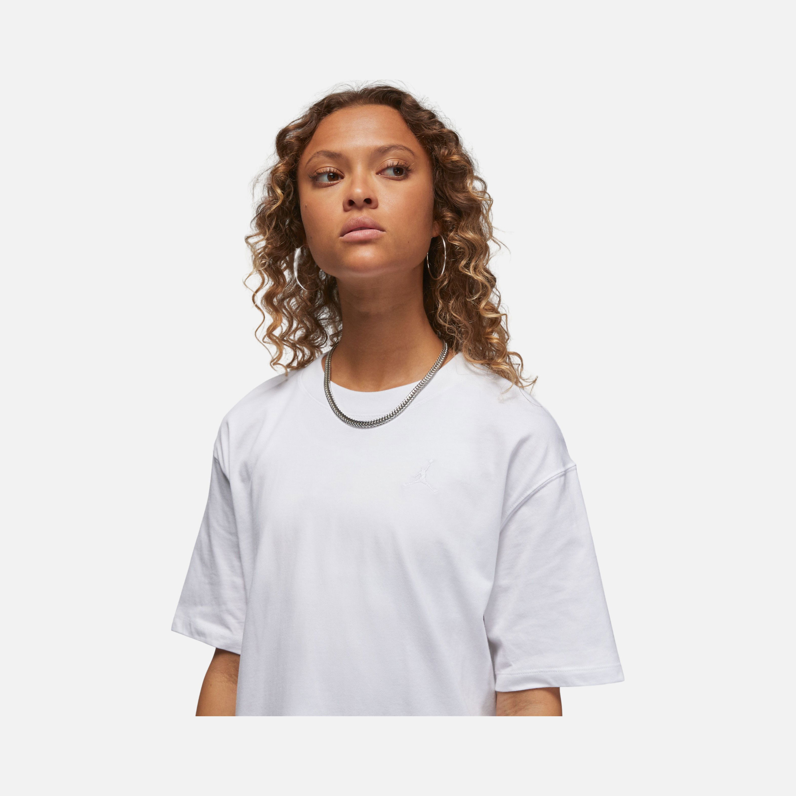 Nike Jordan Essentials Graphic Core 23 Relaxed Fit Short-Sleeve Kadın Tişört