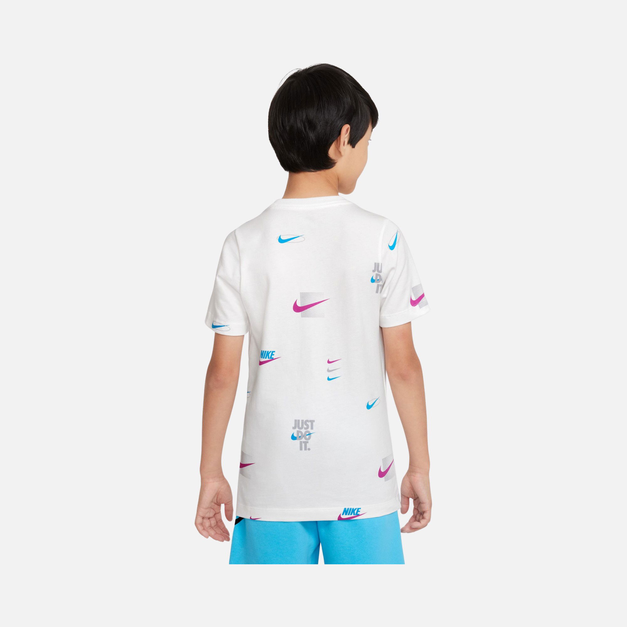 Nike Sportswear Swoosh Logo Printed Short-Sleeve (Boys') Çocuk Tişört