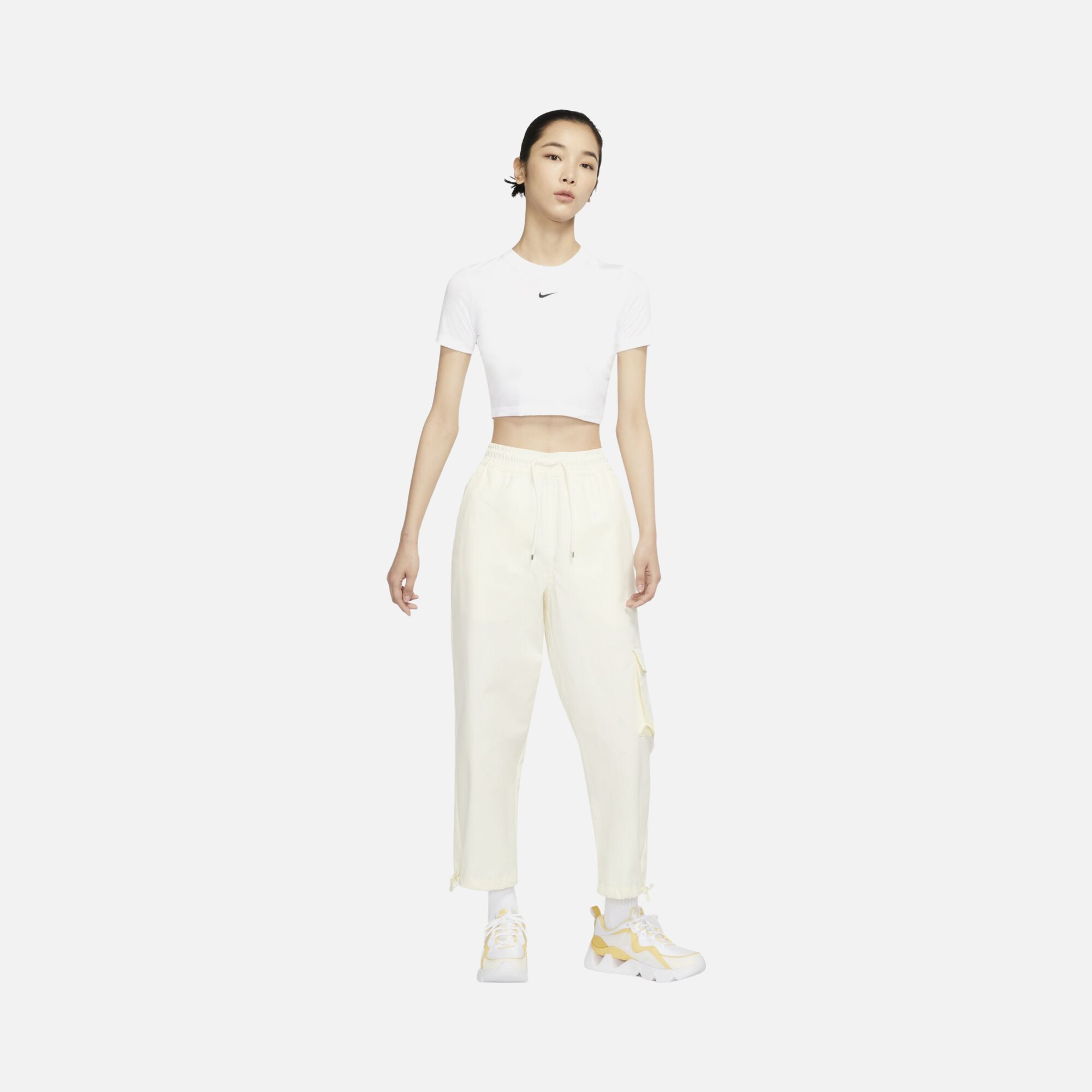 Nike Sportswear Essential Slim Crop-Top Kadın Tişört