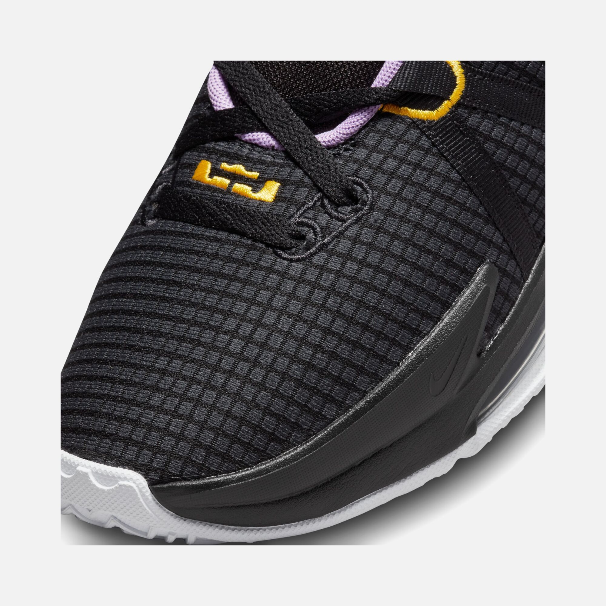 Nike LeBron James Witness VII Erkek Basketbol Ayakkabısı