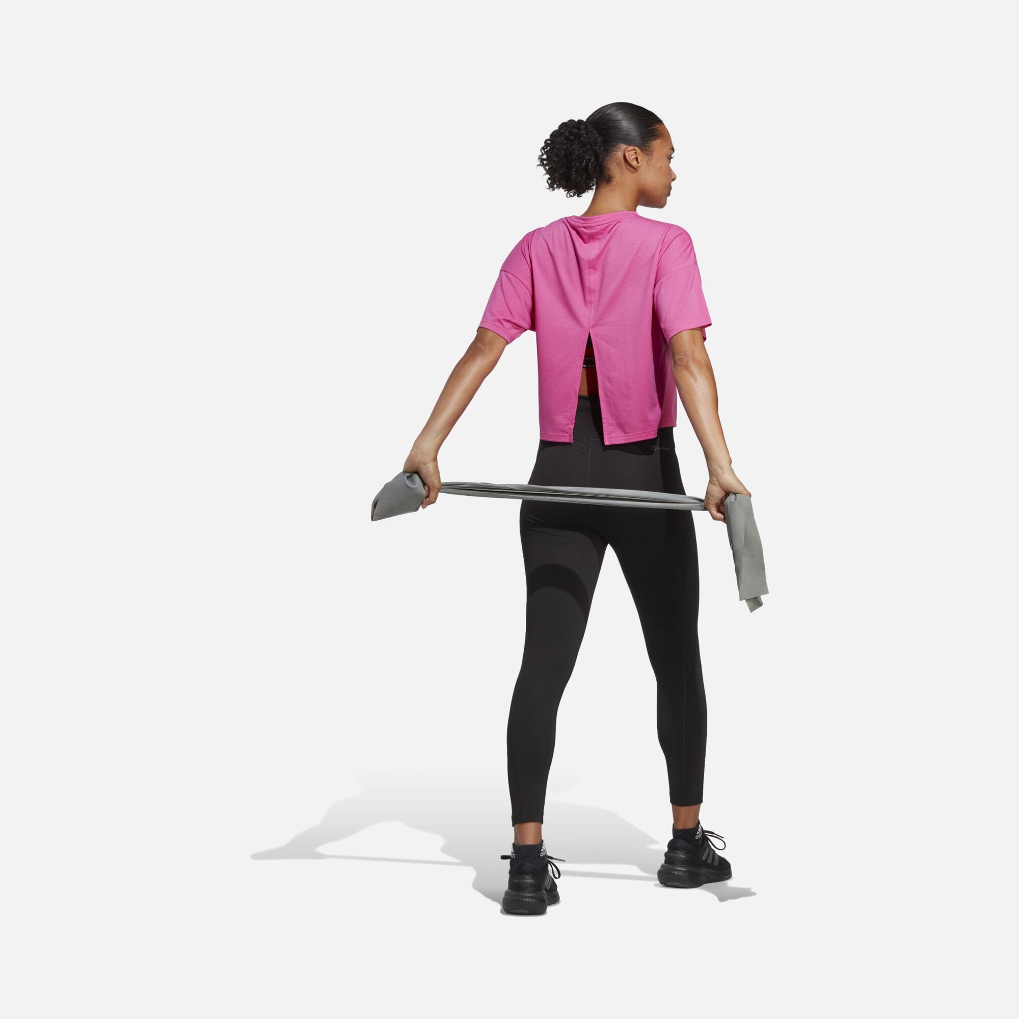 adidas Train Icons 3 Bar Logo Short-Sleeve Kadın Tişört