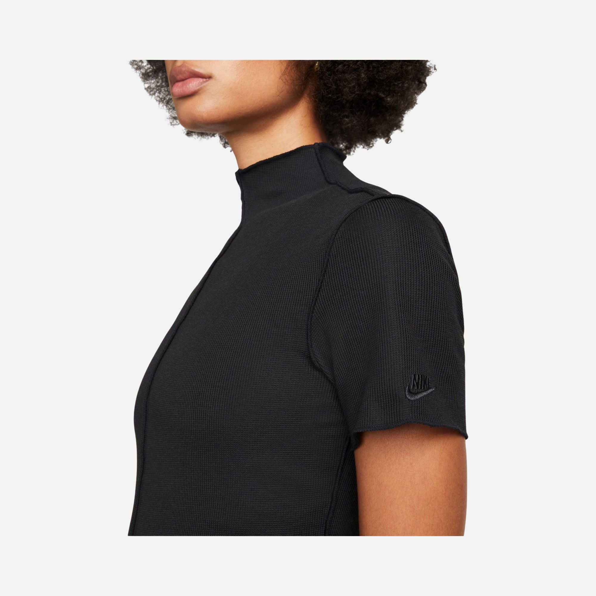 Nike Sportswear Dri-Fit ADV Tech Pack Short-Sleeve Kadın Tişört