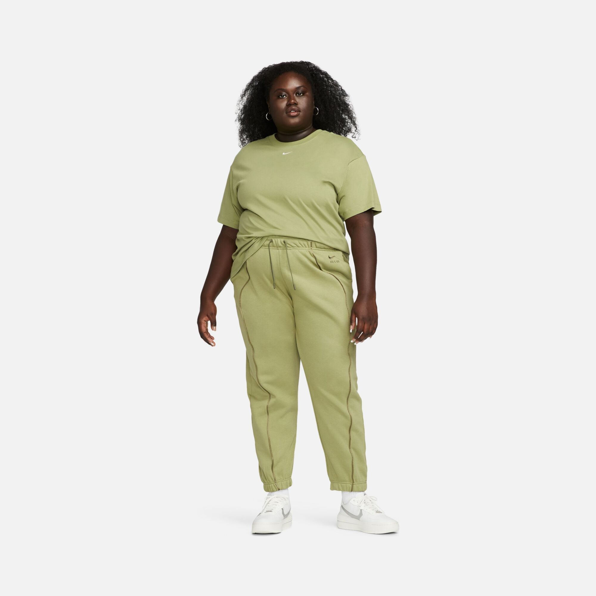 Nike Sportswear Essential Short-Sleeve (Plus Size) Kadın Tişört