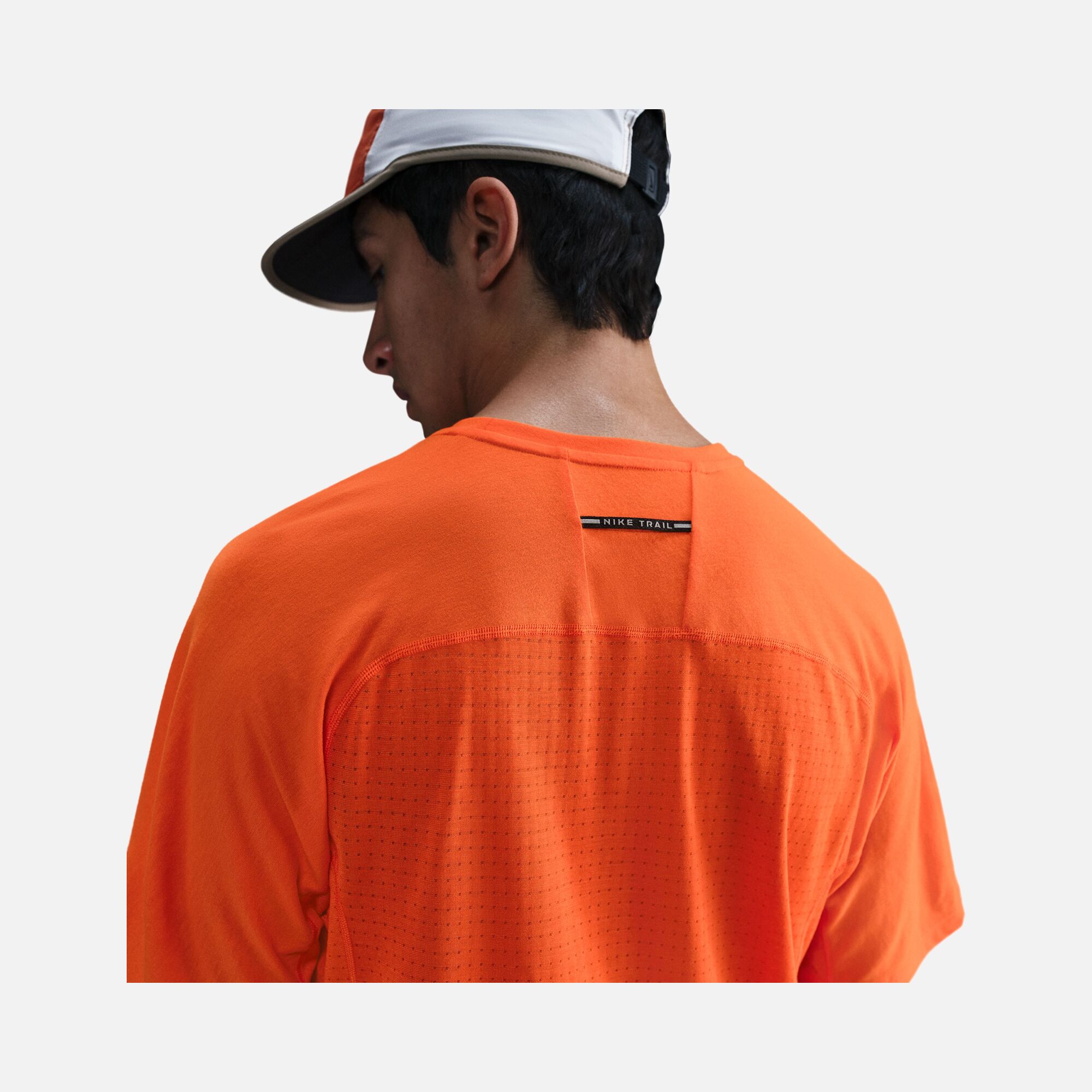 Nike Dri-Fit ADV Solar Chase Trail Running Short-Sleeve Erkek Tişört
