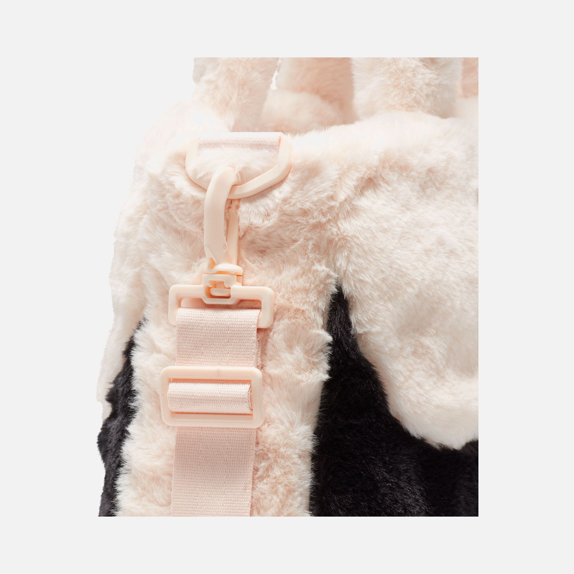 Nike Sportswear Faux Fur (10 L) Kadın El Çantası