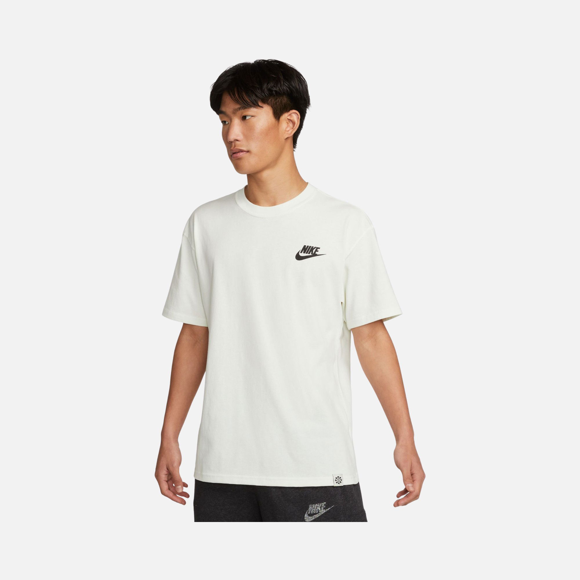 Nike Sportswear Sust M2Z ''Growth Mindset'' Graphic Short-Sleeve Erkek Tişört
