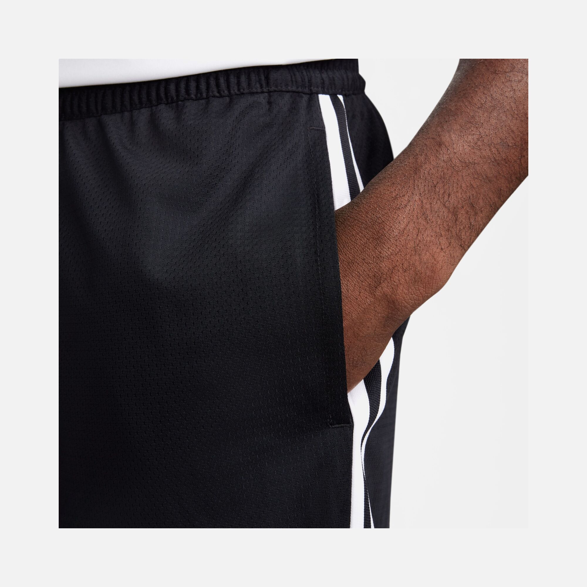 Nike DNA Dri-Fit 15cm (approx.) ''Mesh Surface & Smooth Interior'' Basketball Erkek Şort