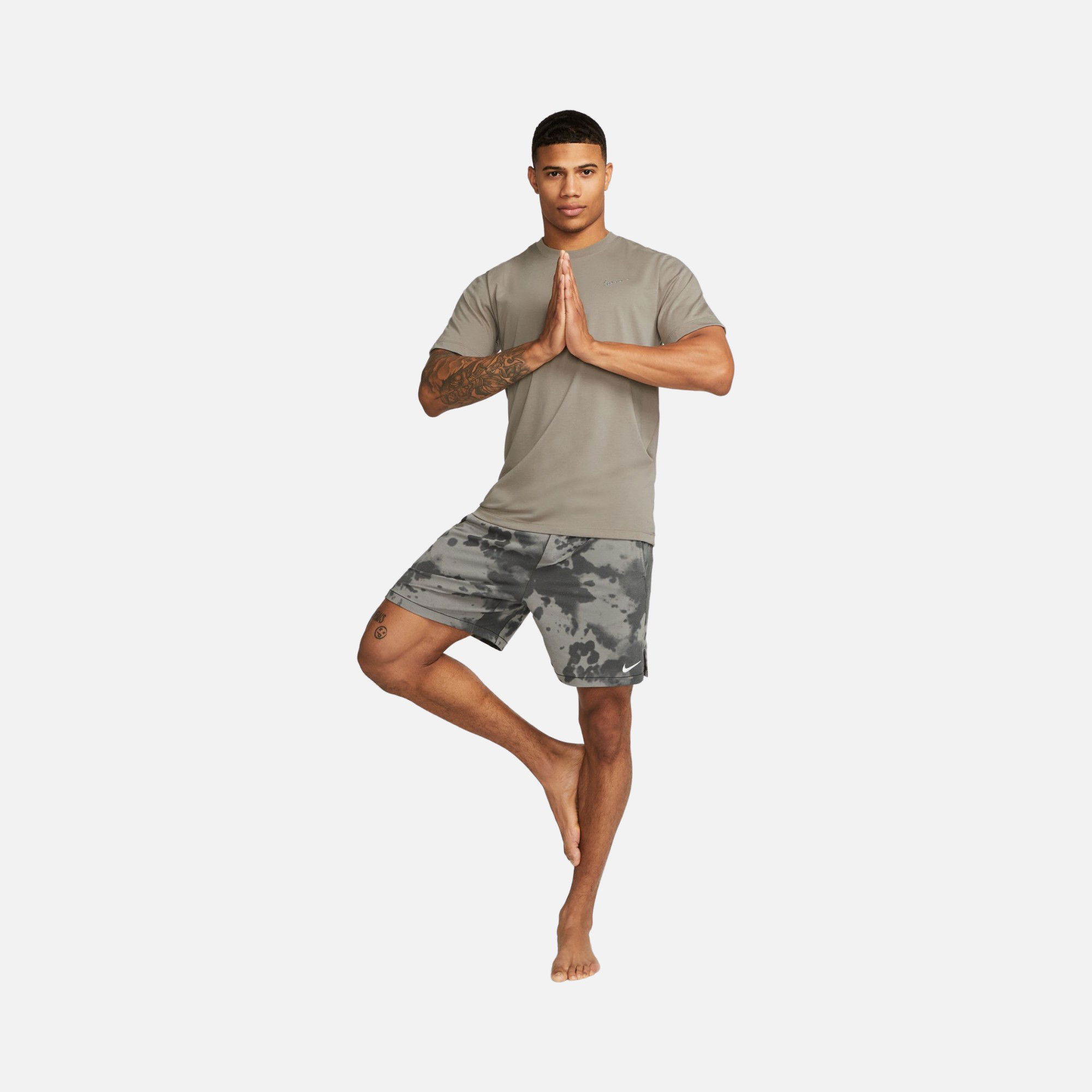 Nike Yoga Dri-Fit Allover Print Erkek Şort