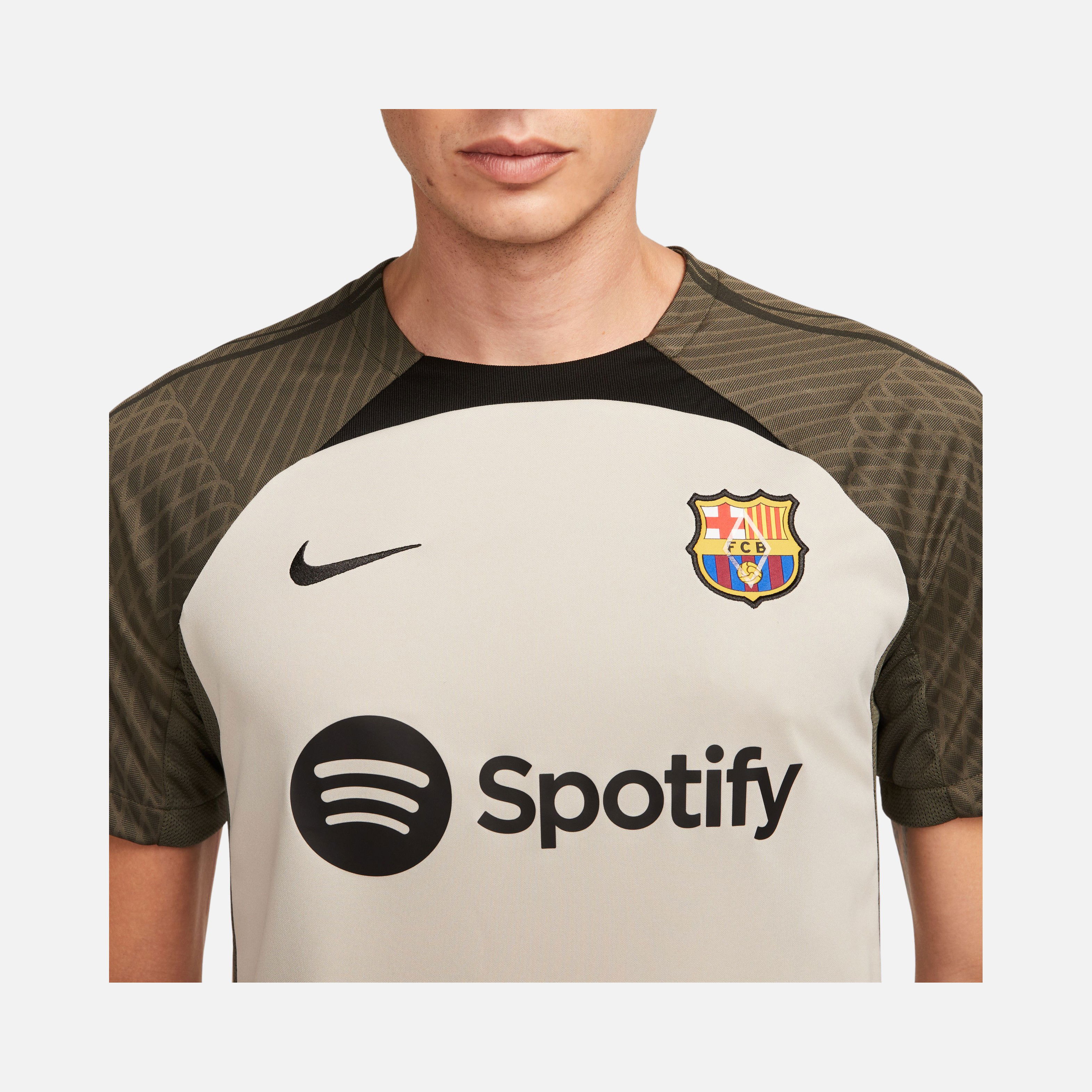 Nike FC Barcelona Strike Dri-Fit Knit Soccer Short-Sleeve Erkek Tişört
