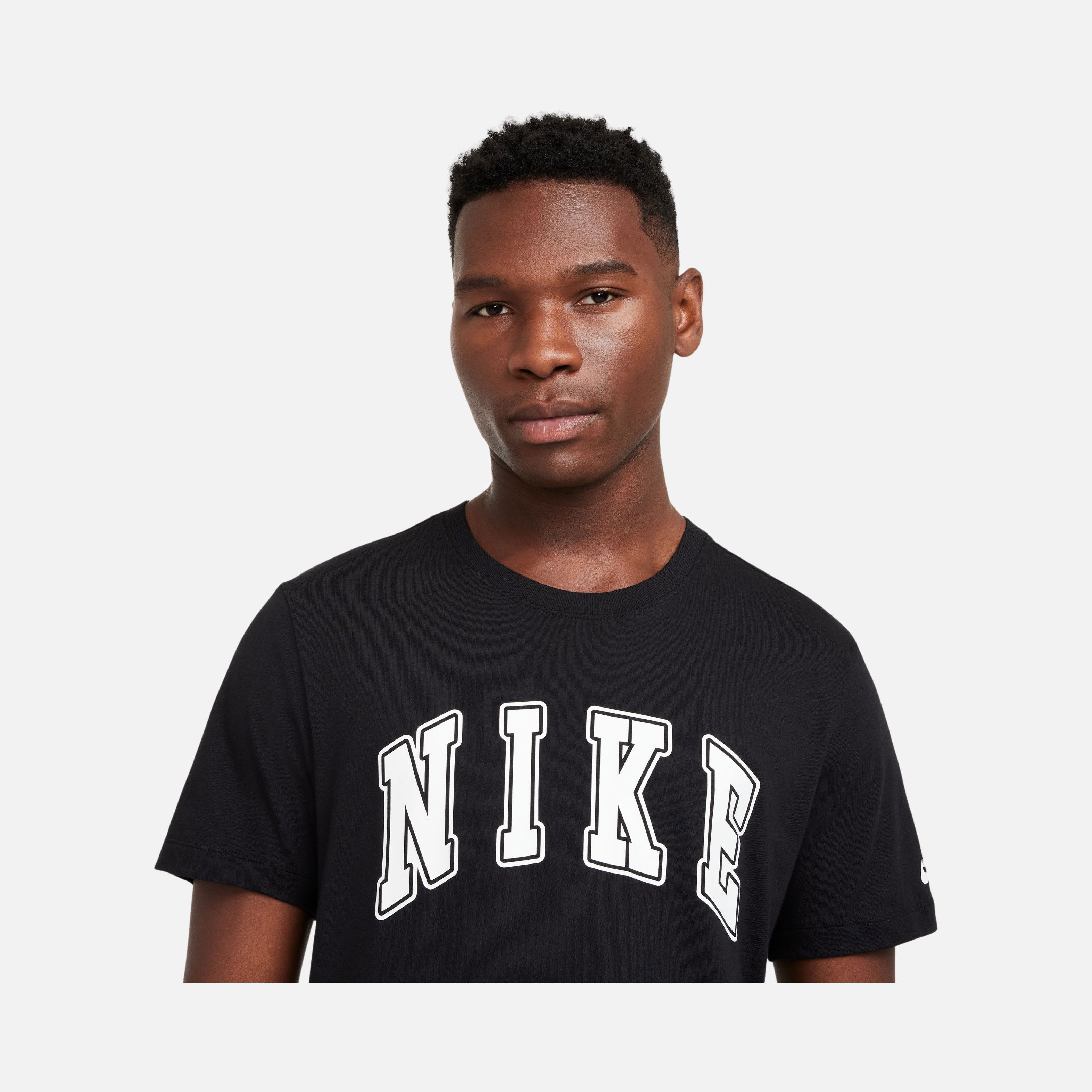 Nike Sportswear Club Seasonal Short-Sleeve Erkek Tişört