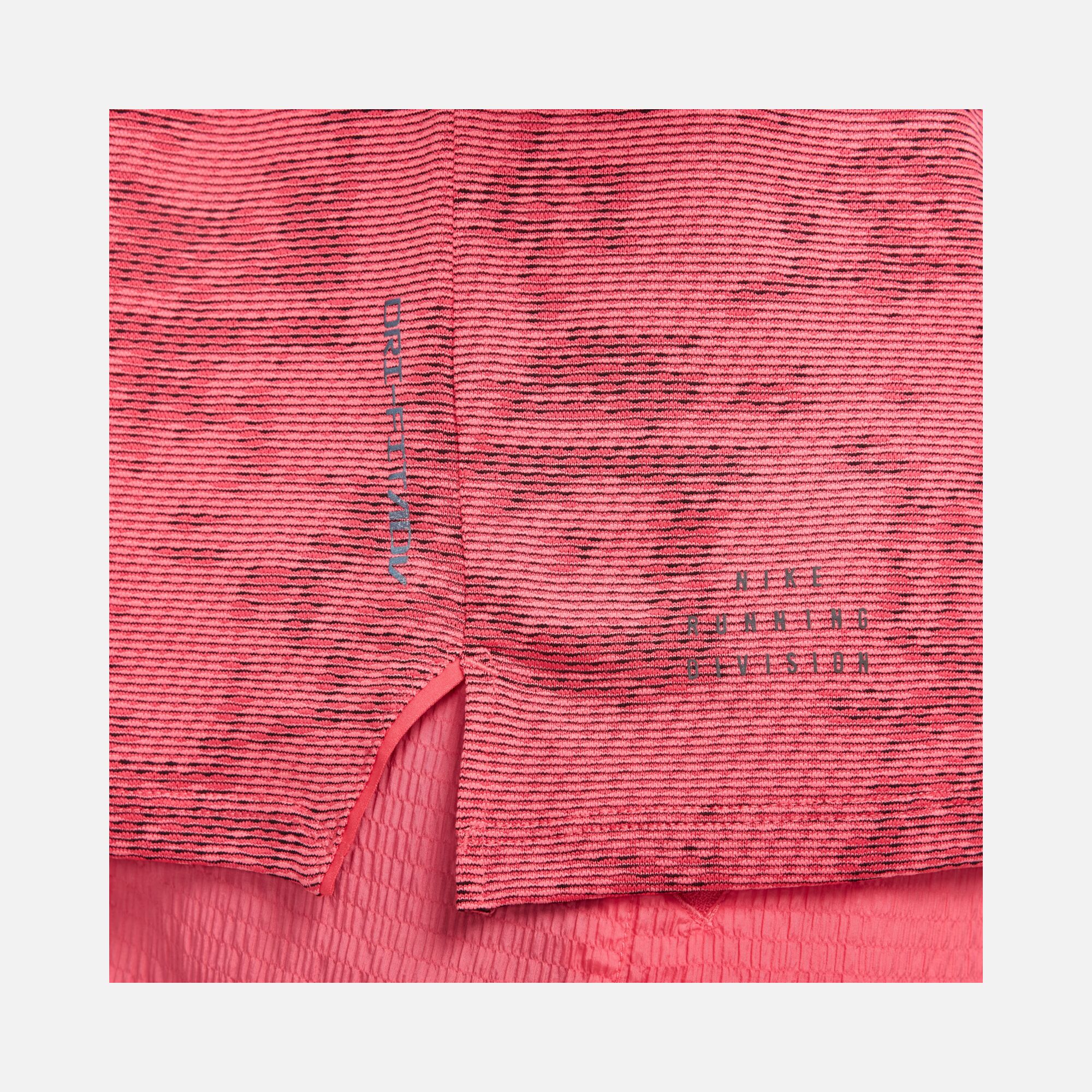 Nike Dri-Fit ADV Run Division Short-Sleeve Running Erkek Tişört