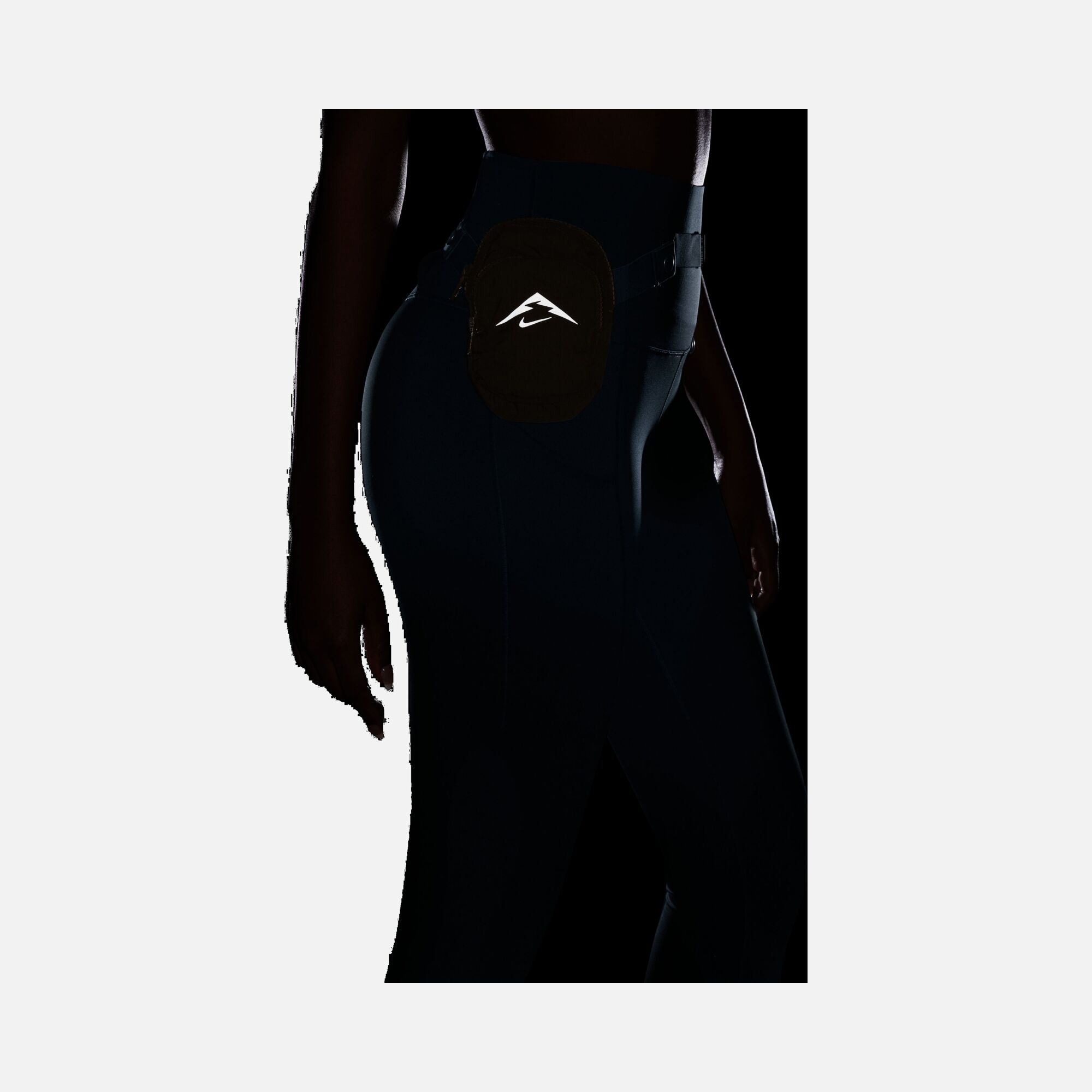 Nike Dri-Fit Go Firm-Support High-Waisted 7/8 ''Removable Pack & Carabiner'' Trail Kadın Tayt