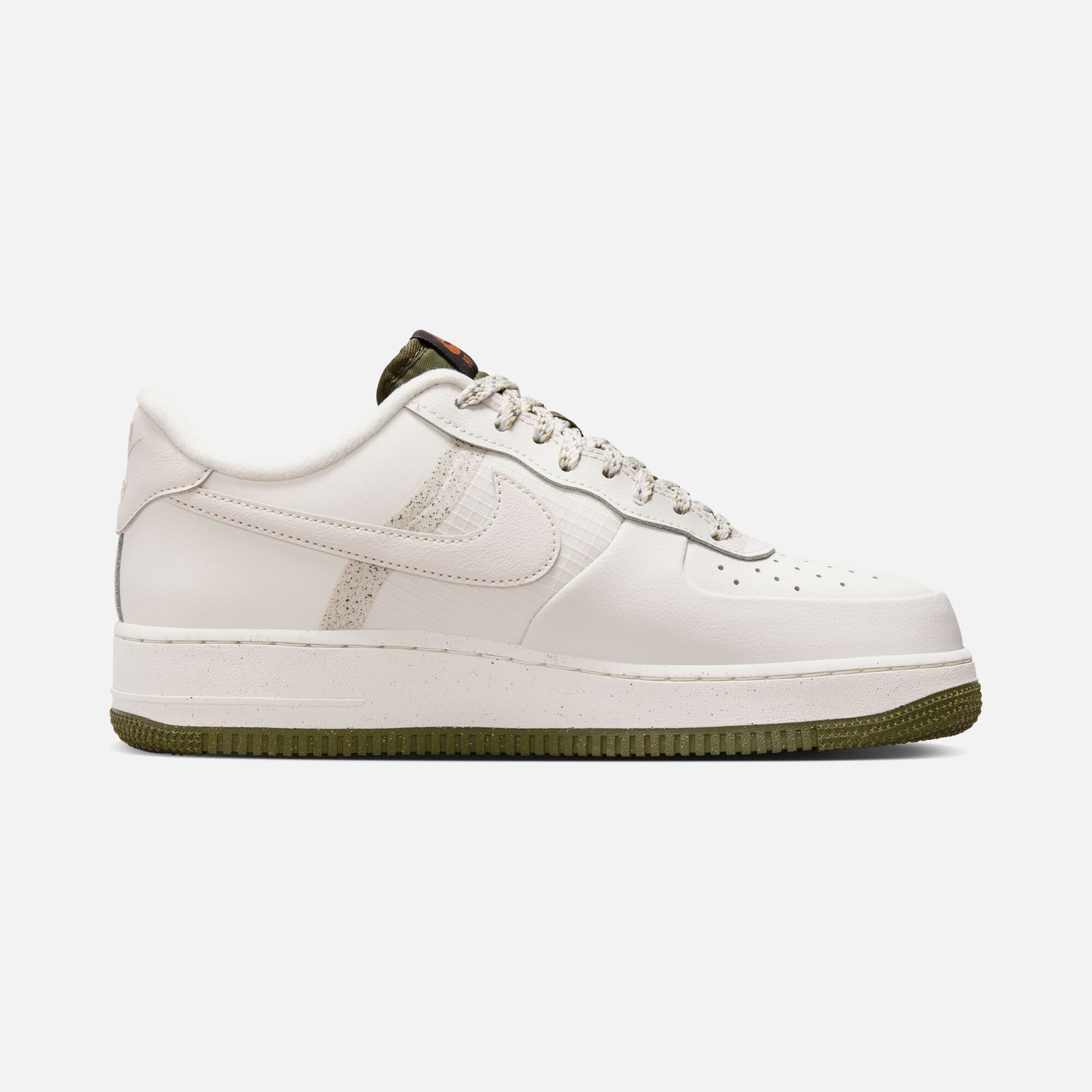 Nike Air Force 1 '07 LV8 HO23 Erkek Spor Ayakkabı