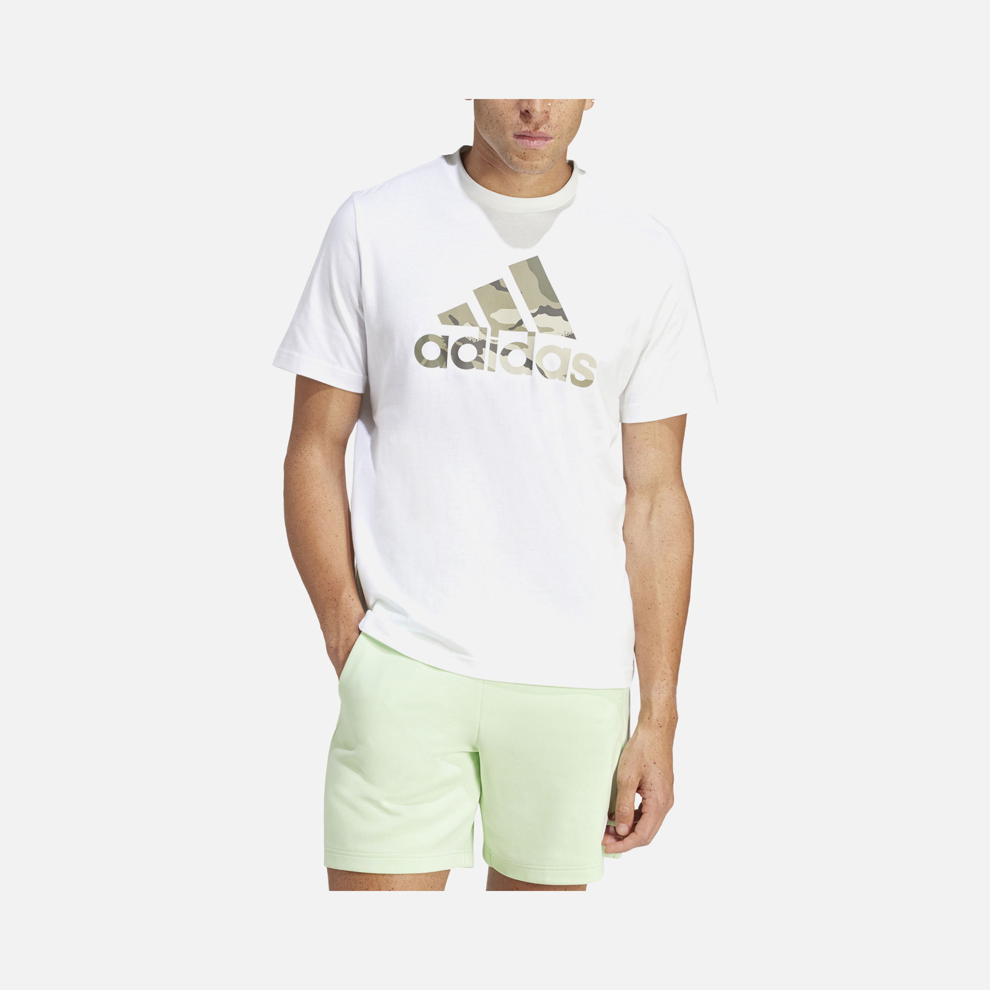 adidas Sportswear Camouflage Badge of Sport Graphic Short-Sleeve Erkek Tişört