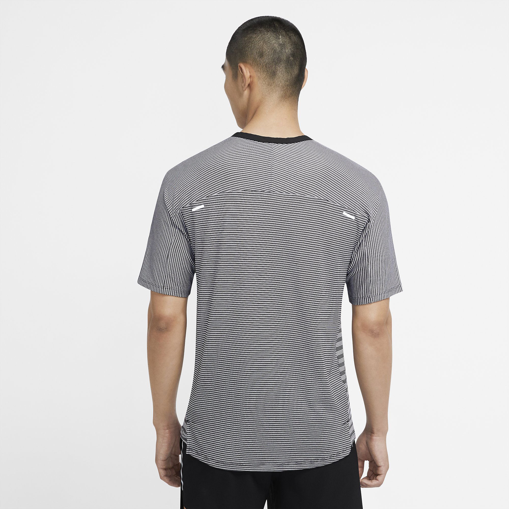 Nike TechKnit Future Fast Running Short-Sleeve Erkek Tişört