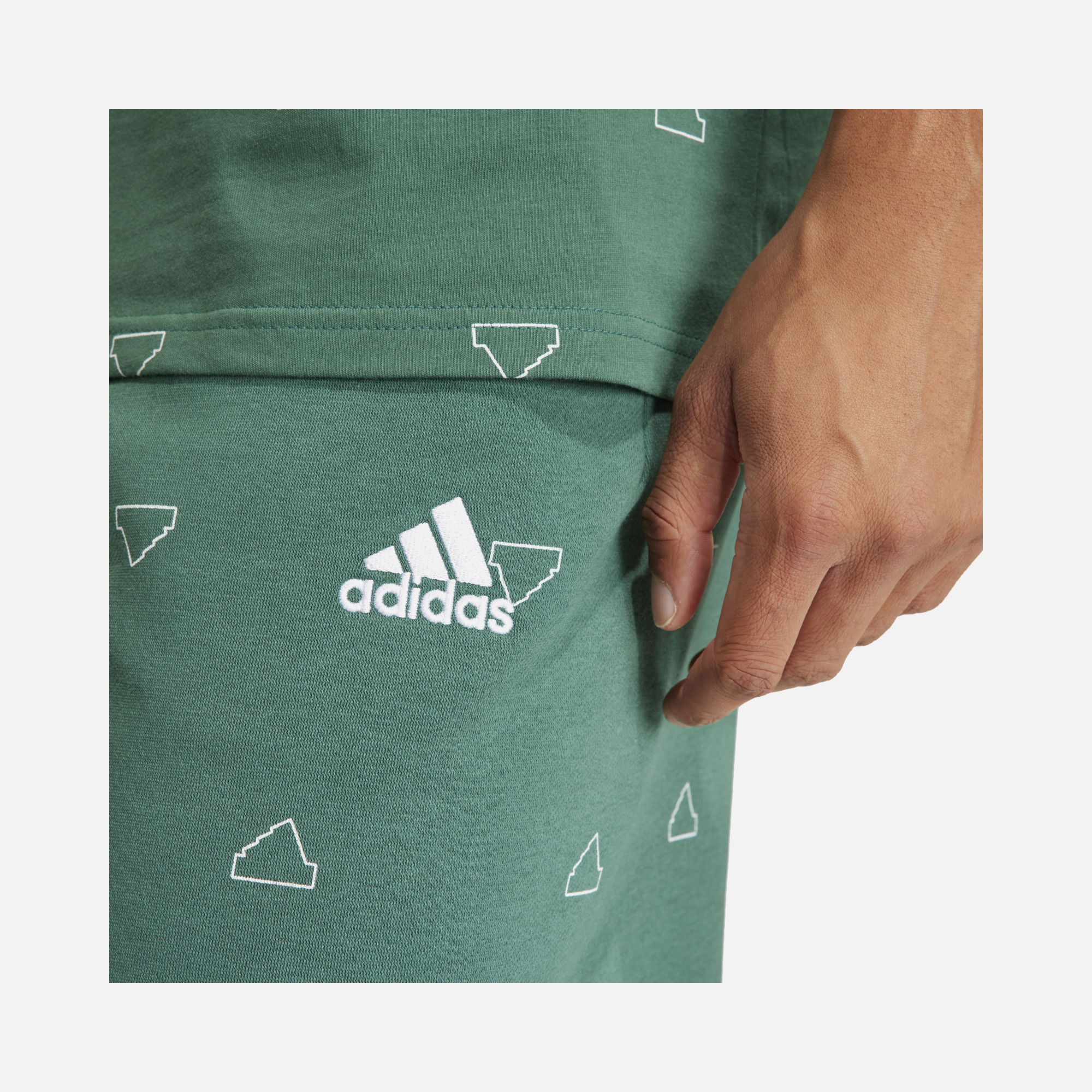 adidas Sportswear Monogram Graphic Erkek Şort