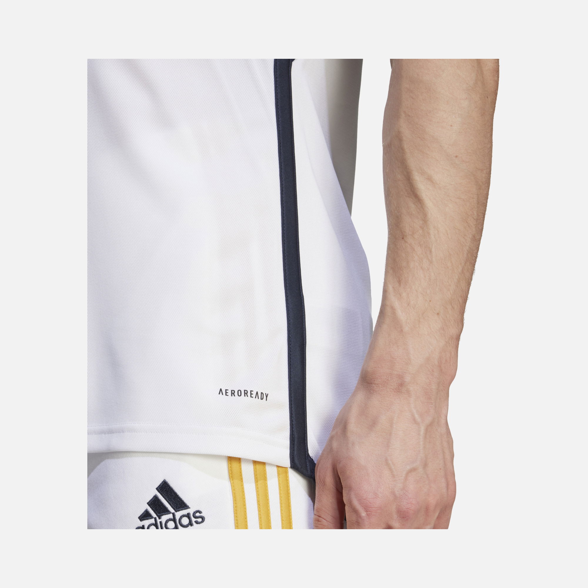 adidas Real Madrid 2023-2024 İç Saha Erkek Forması