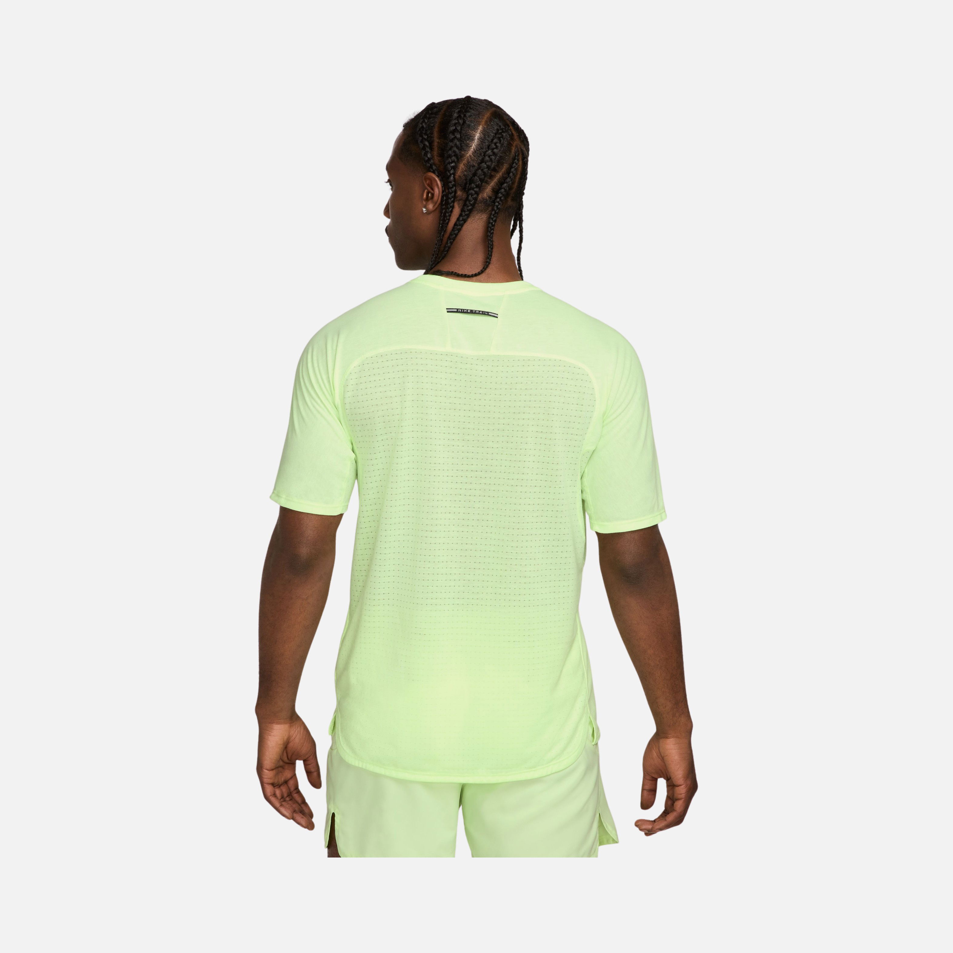 Nike Dri-Fit ADV Solar Chase Trail Running Short-Sleeve Erkek Tişört