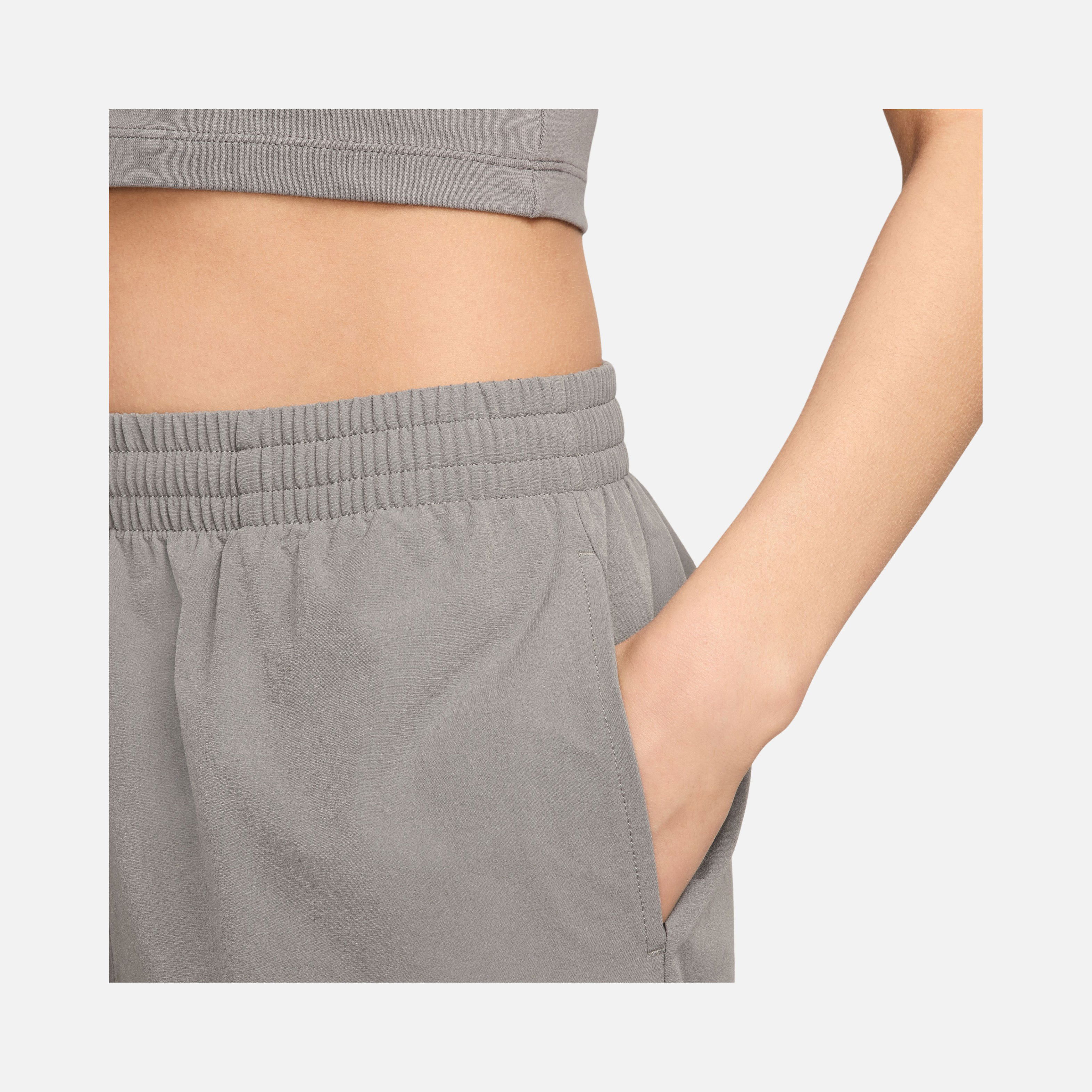 Nike Sportswear Gel Woven Fabrics Kadın Şort