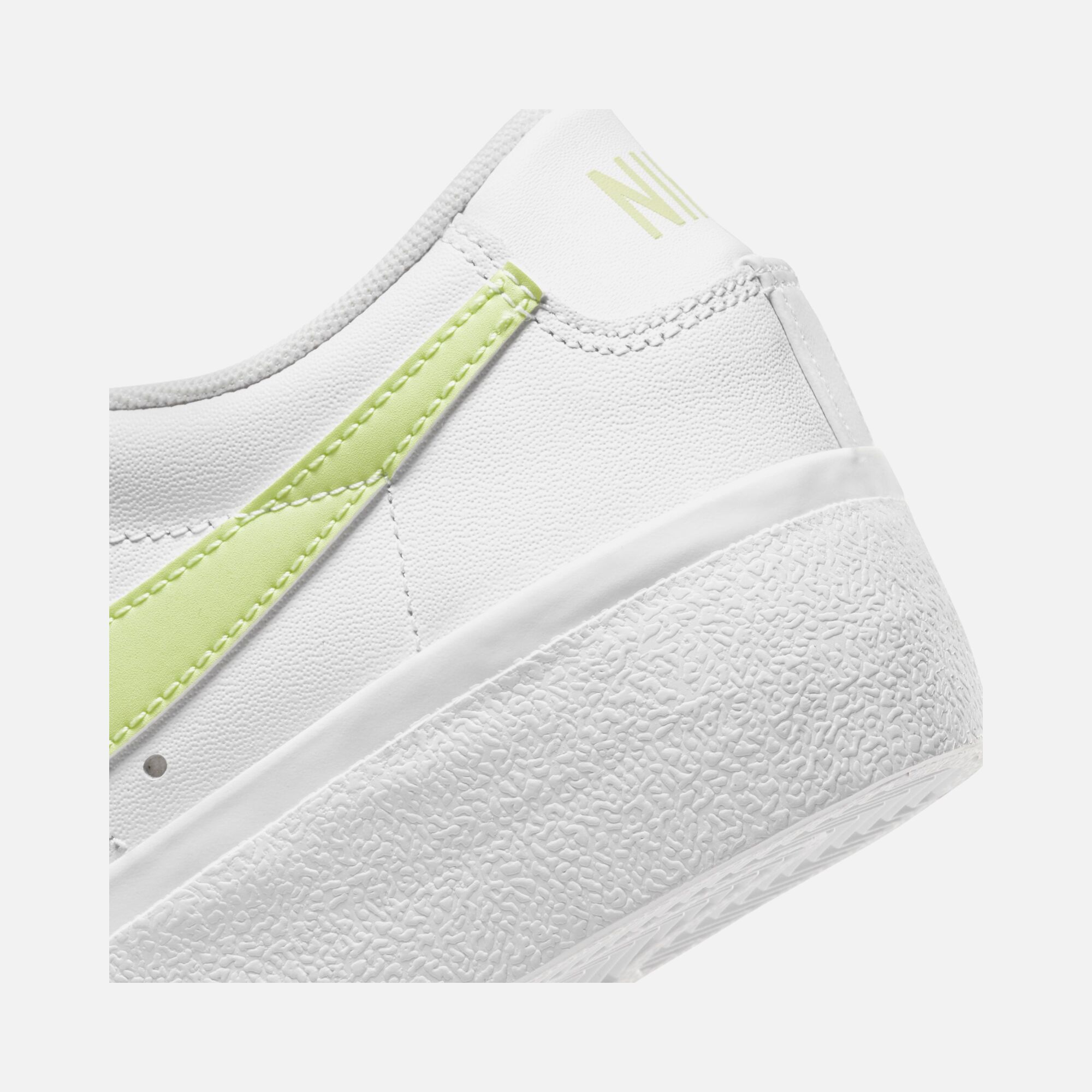 Nike Blazer Low Platform Kadın Spor Ayakkabı