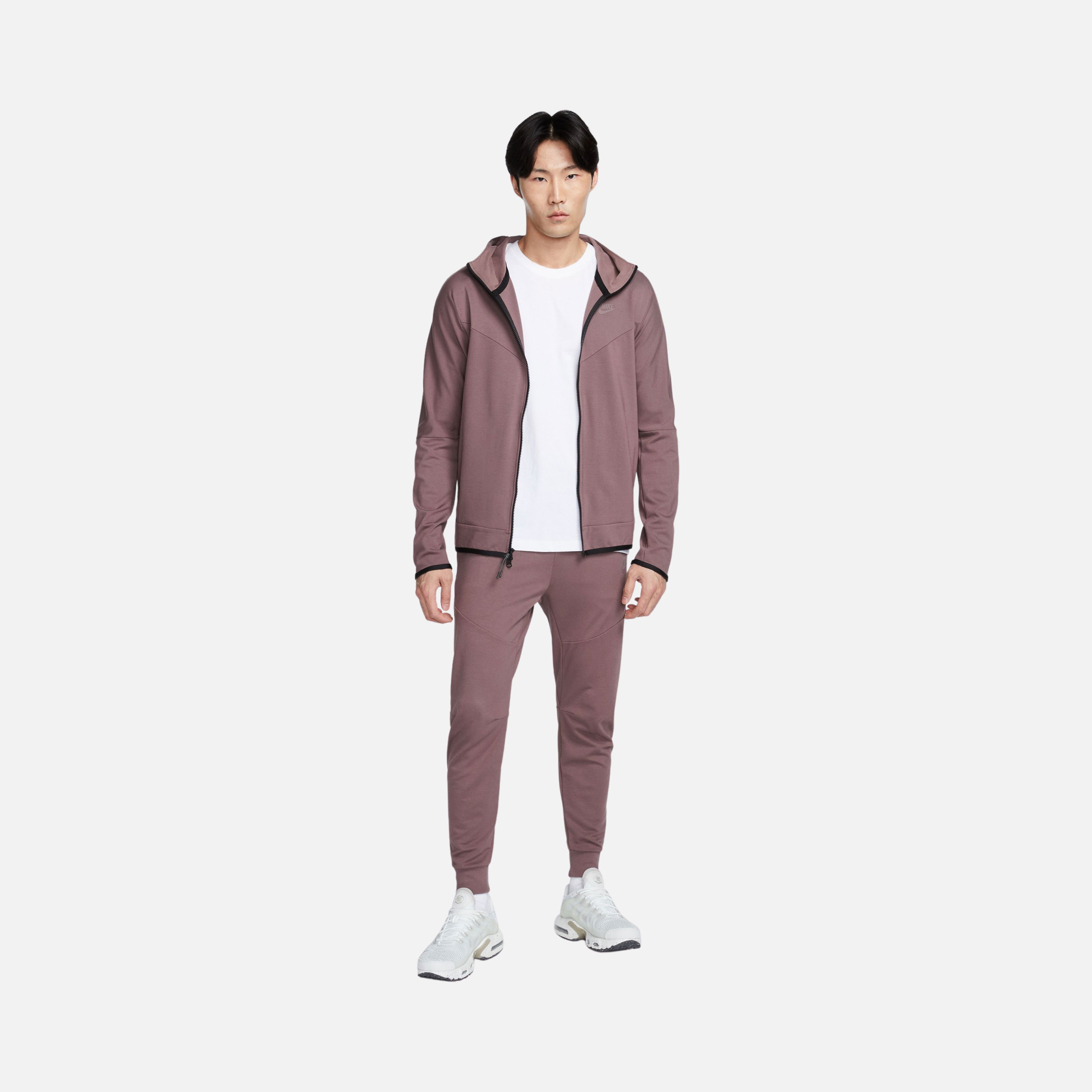 Nike Sportswear Tech Fleece Lightweight Slim-Fit Erkek Eşofman Altı