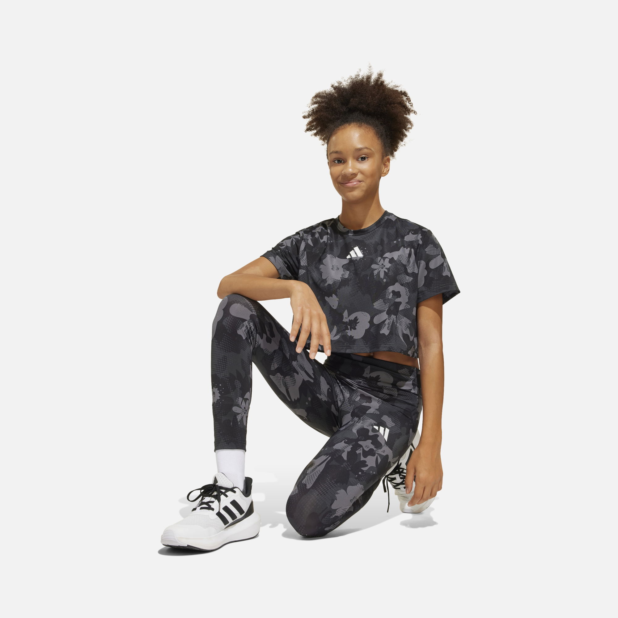 adidas Climacool Train Essentials All Over Printed Flower Cropped Gym & Training Short-Sleeve (Girls') Çocuk Tişört