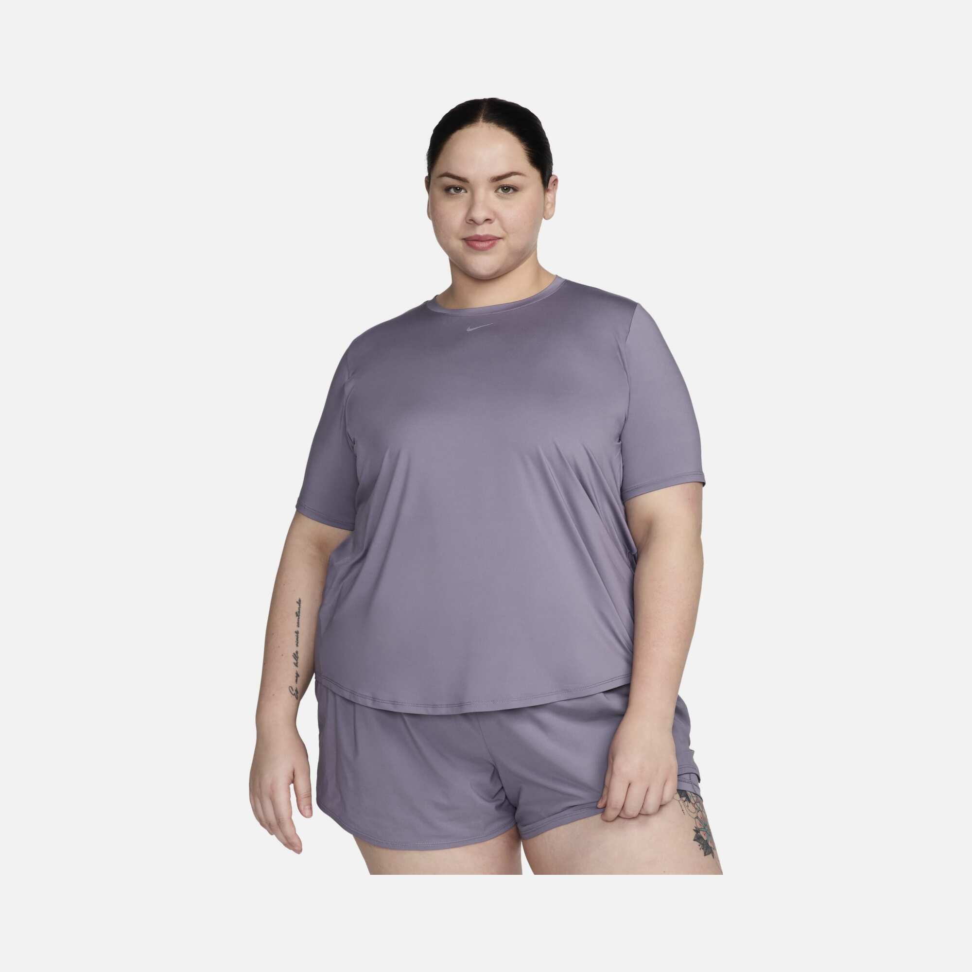 Nike One Classic Dri-Fit Short-Sleeve Training (Plus Size) Kadın Tişört