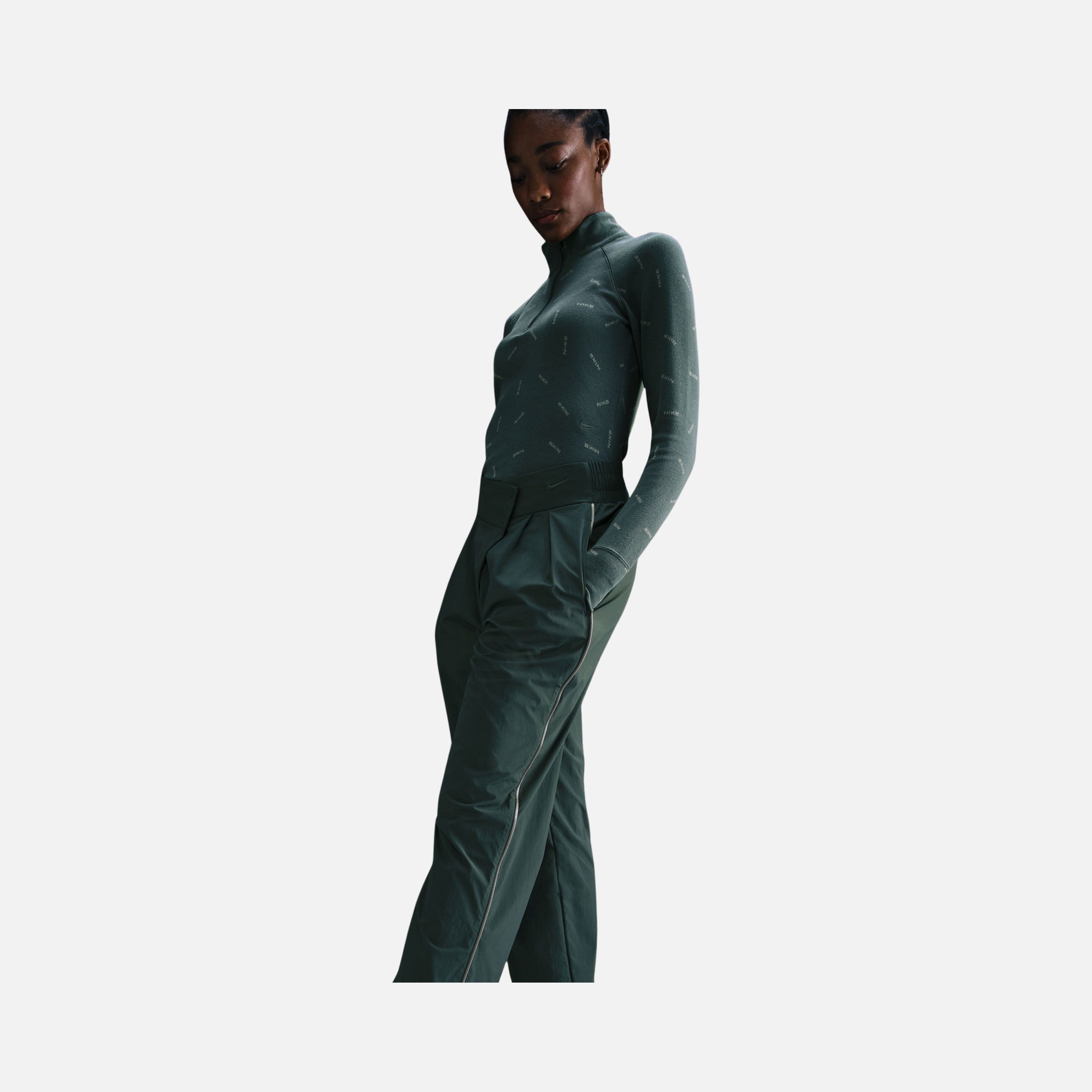 Nike Sportswear Mid-Rise Repel Asymmetrical-Waist Kadın Pantolon