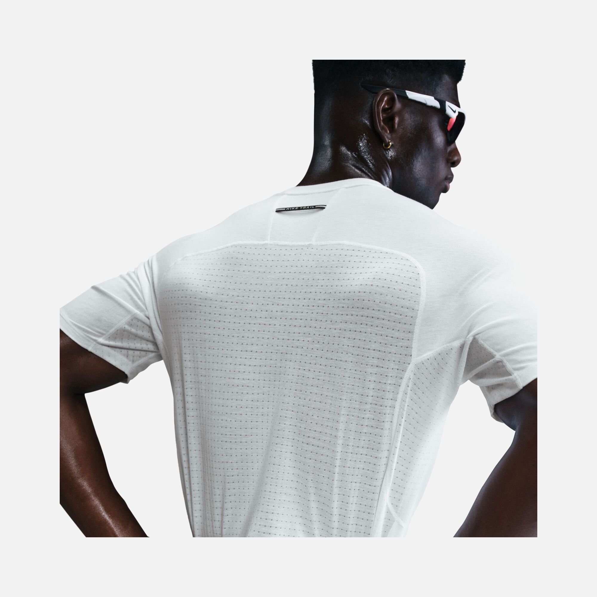 Nike Dri-Fit ADV Solar Chase Trail Running Short-Sleeve Erkek Tişört