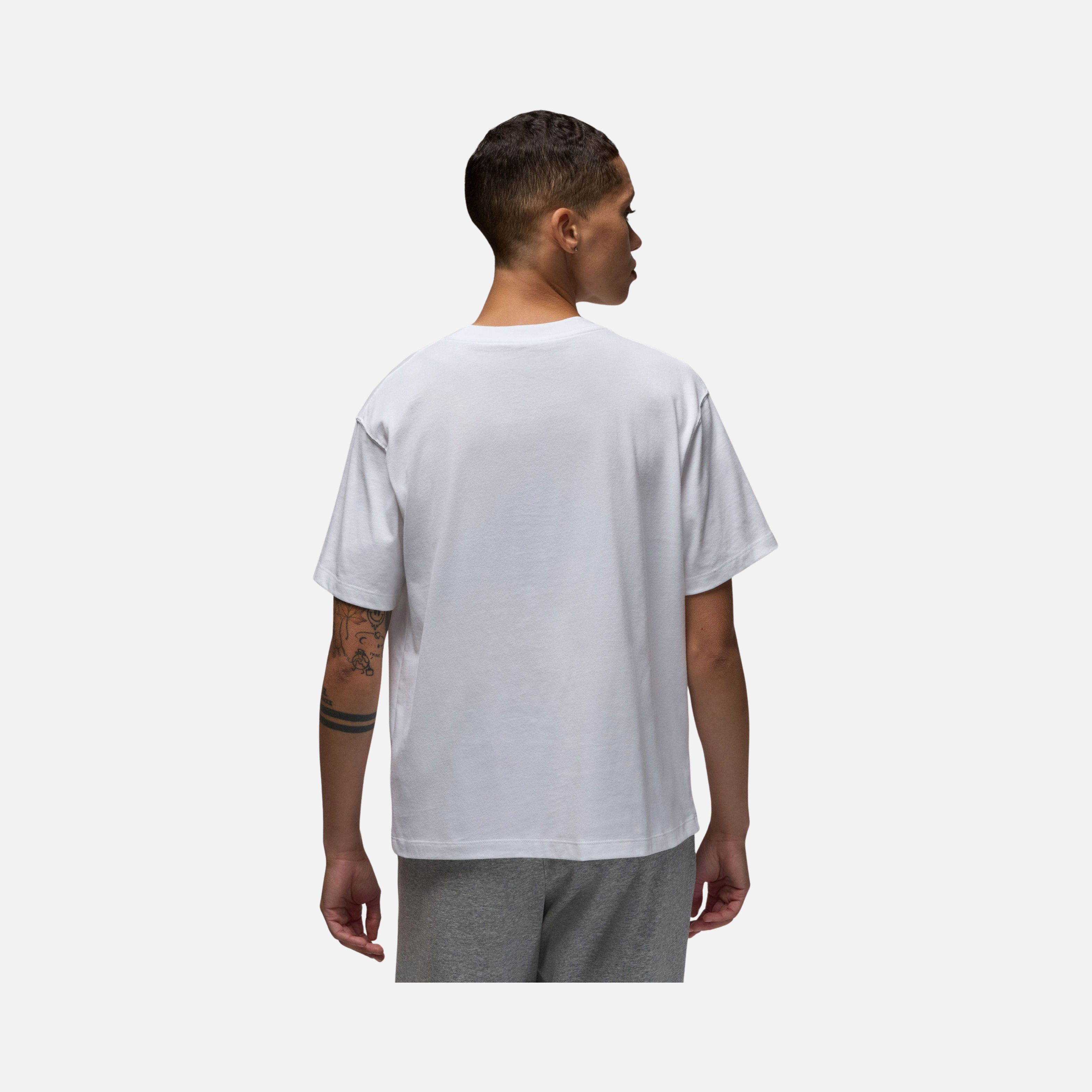 Nike Jordan Essentials Graphic Core 23 Relaxed Fit Short-Sleeve Kadın Tişört
