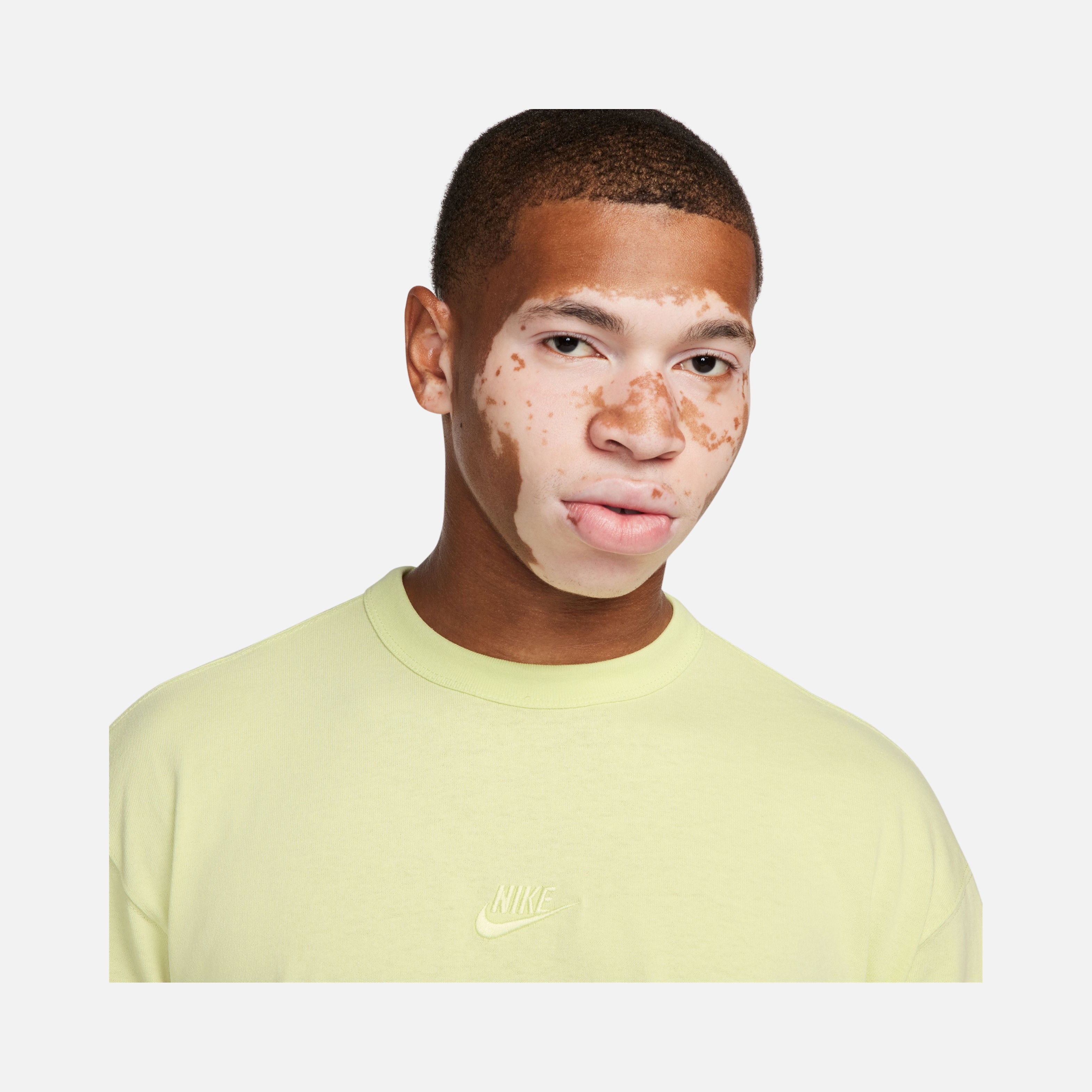 Nike Sportswear Premium Essentials Short-Sleeve Erkek Tişört